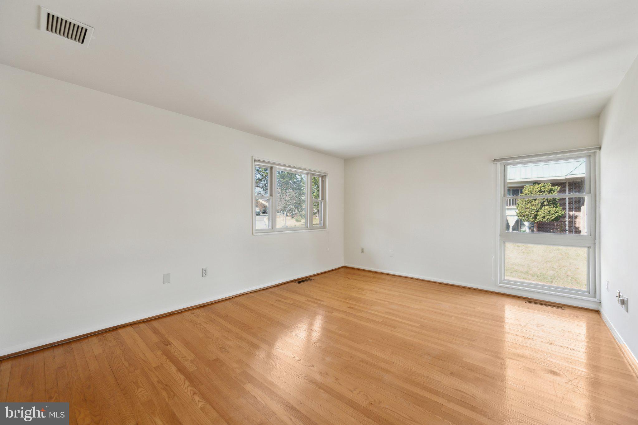 LEISURE WORLD - Residential