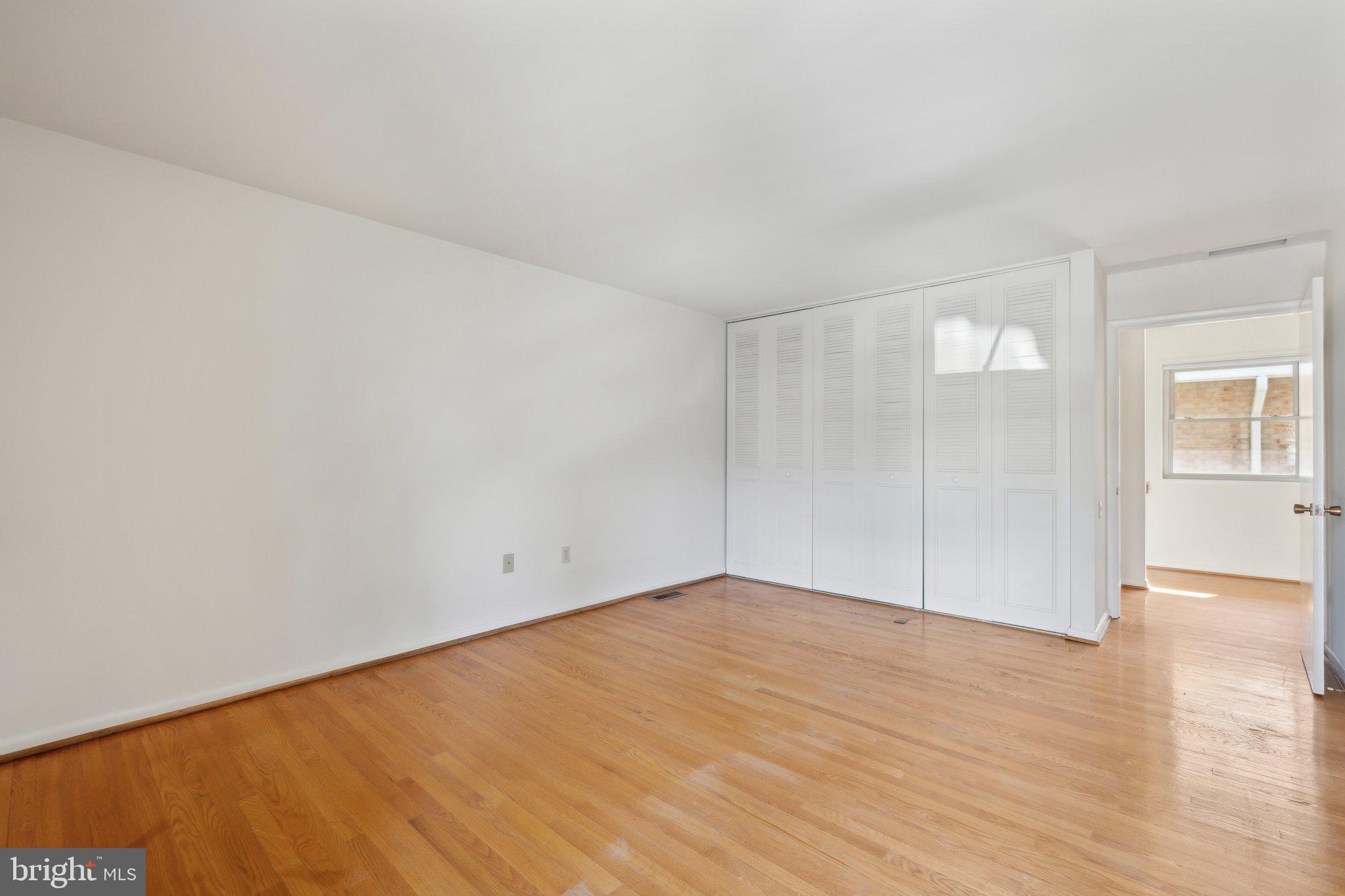 LEISURE WORLD - Residential