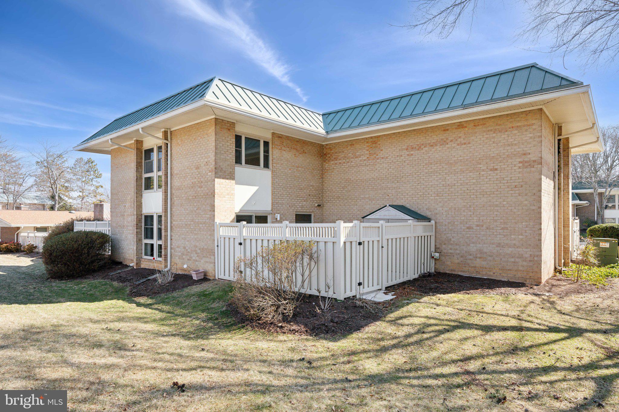 LEISURE WORLD - Residential