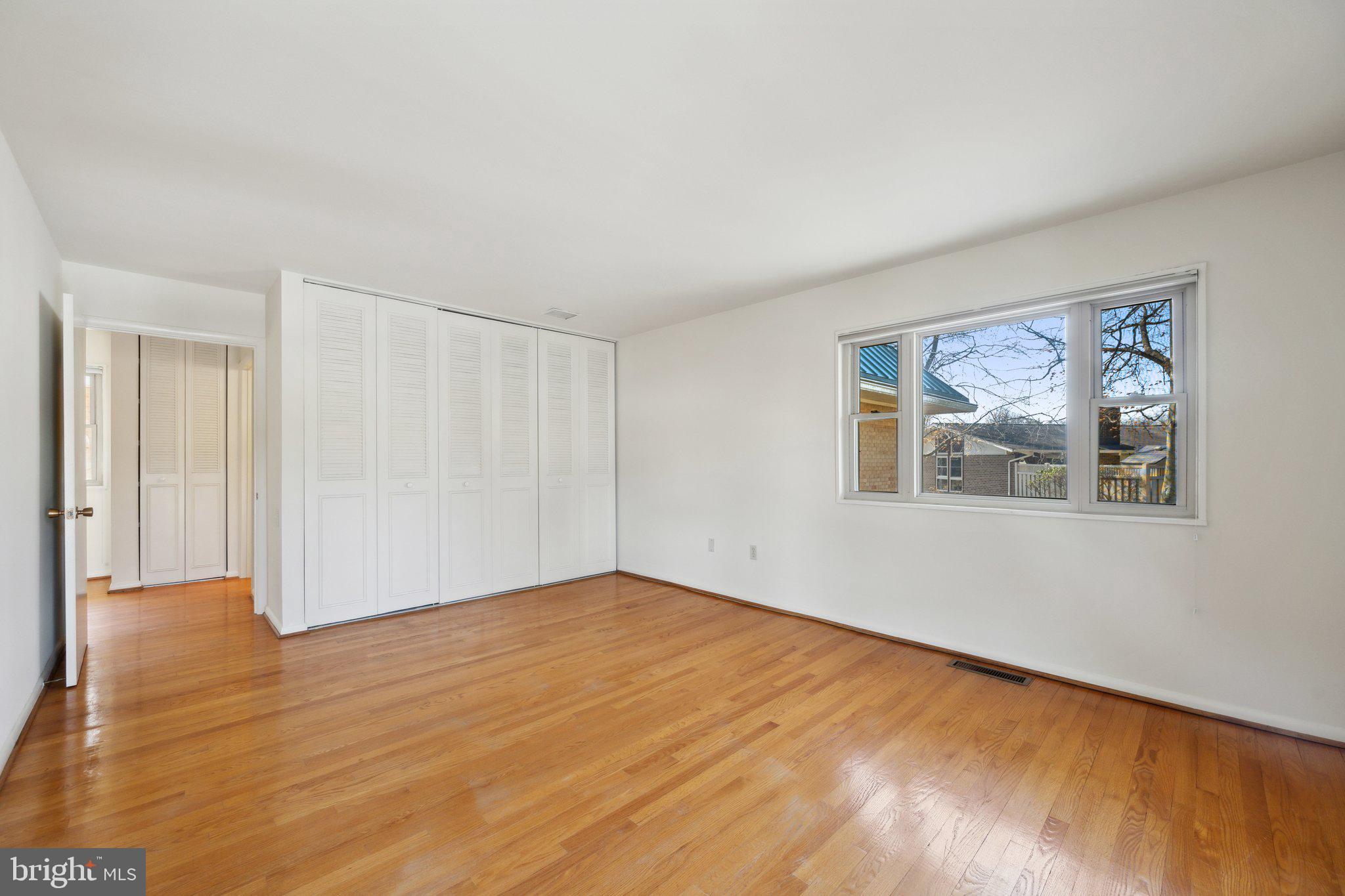 LEISURE WORLD - Residential