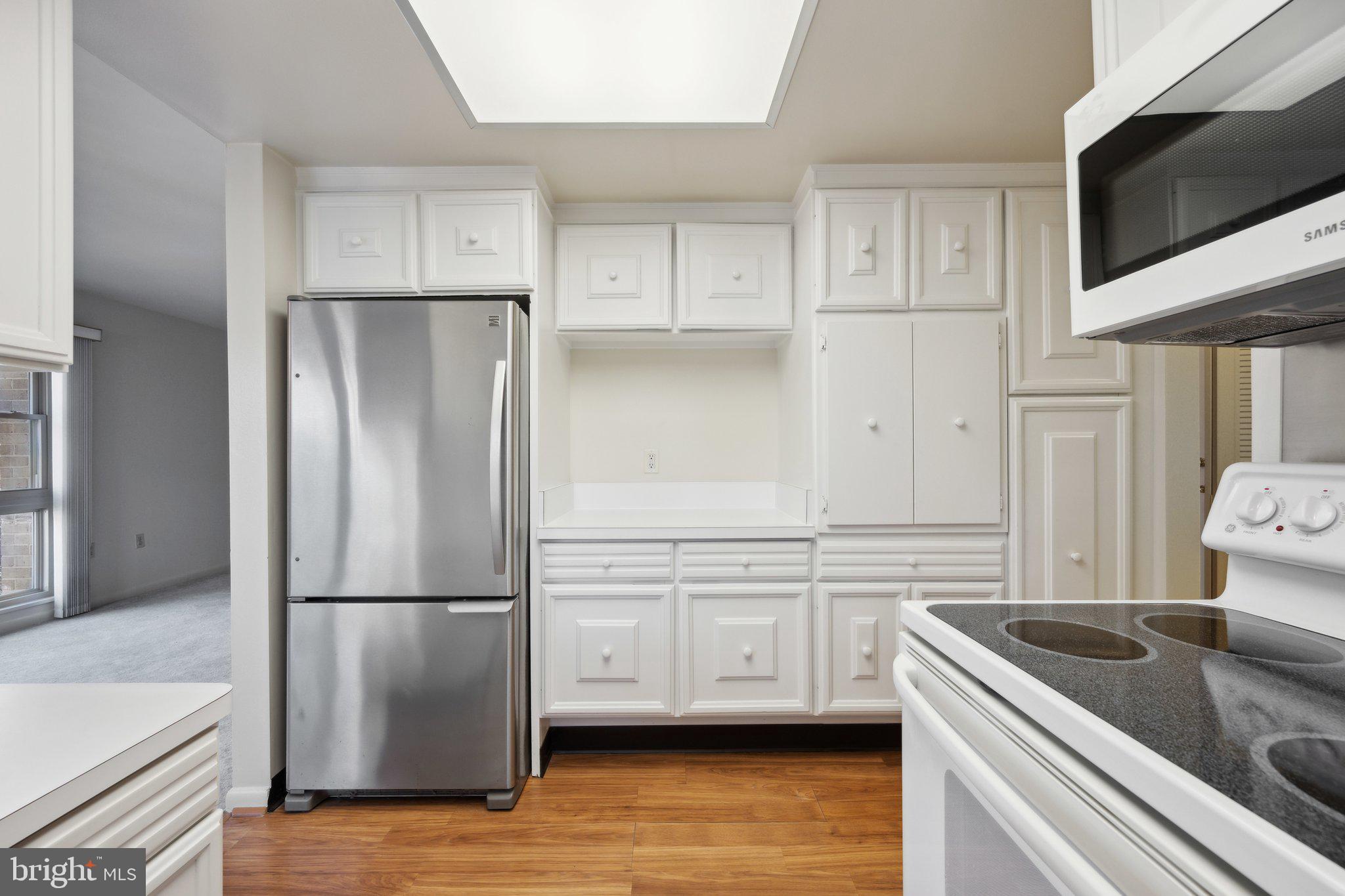 LEISURE WORLD - Residential