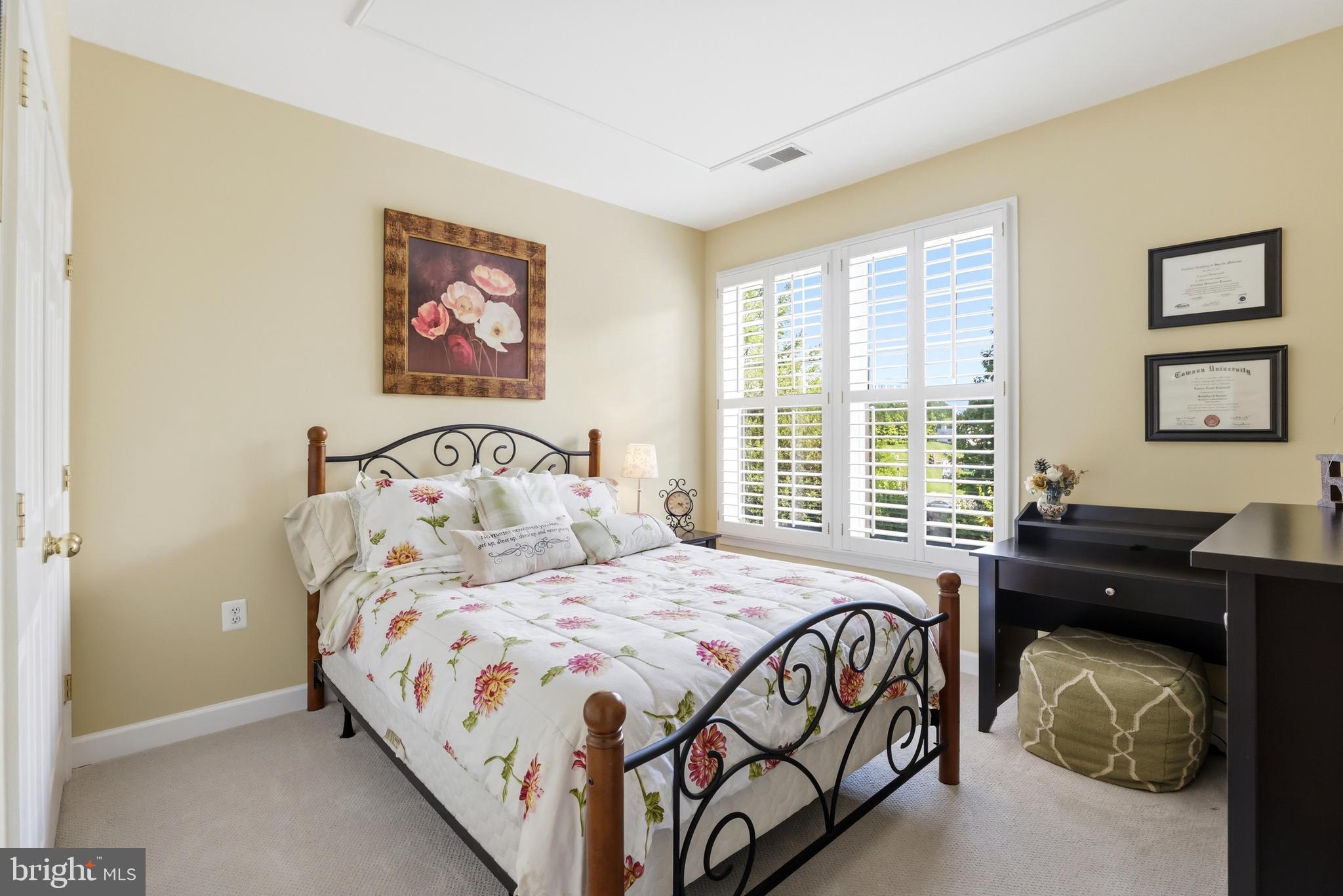 KENTLANDS - Residential