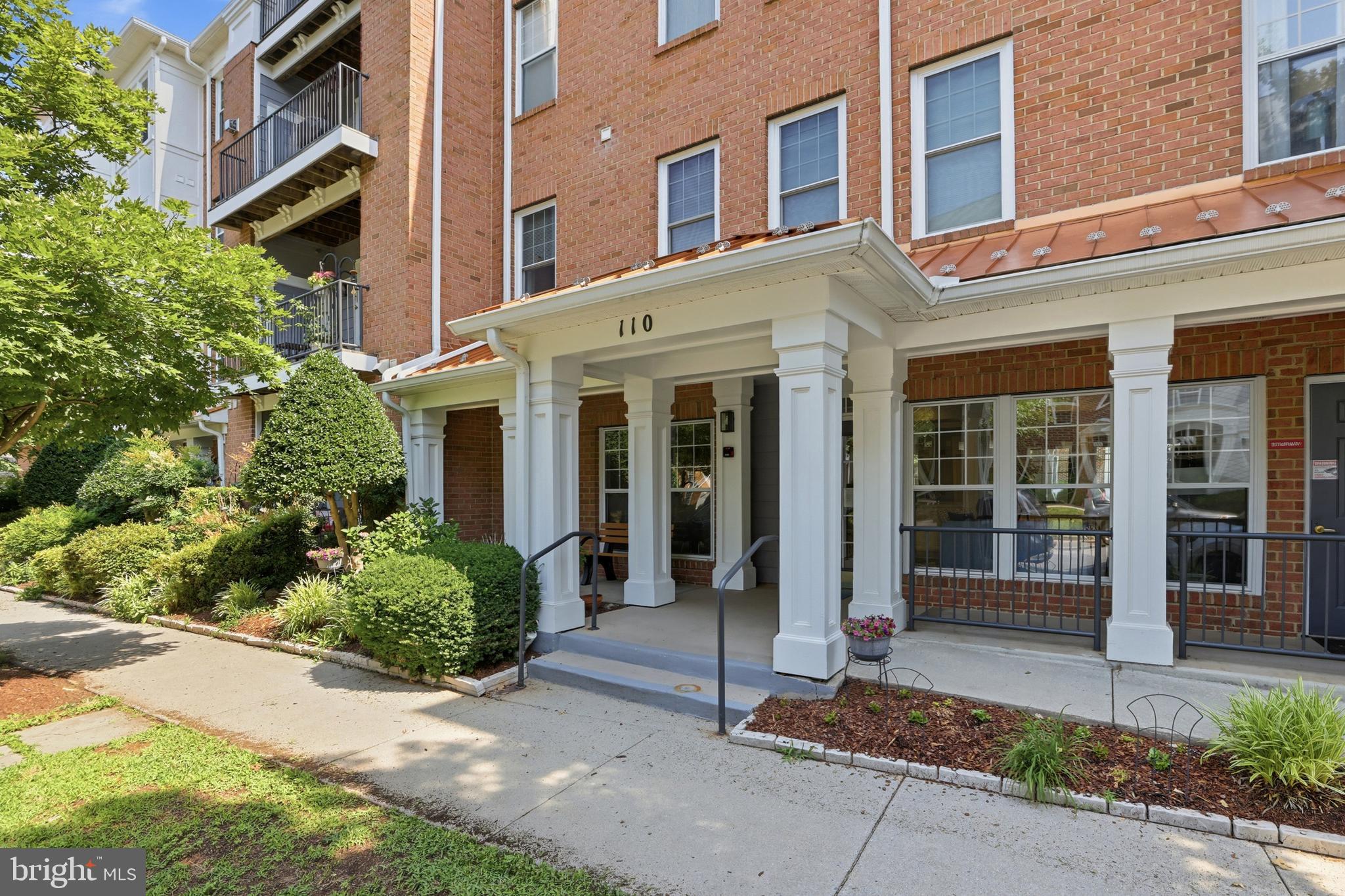 KENTLANDS - Residential