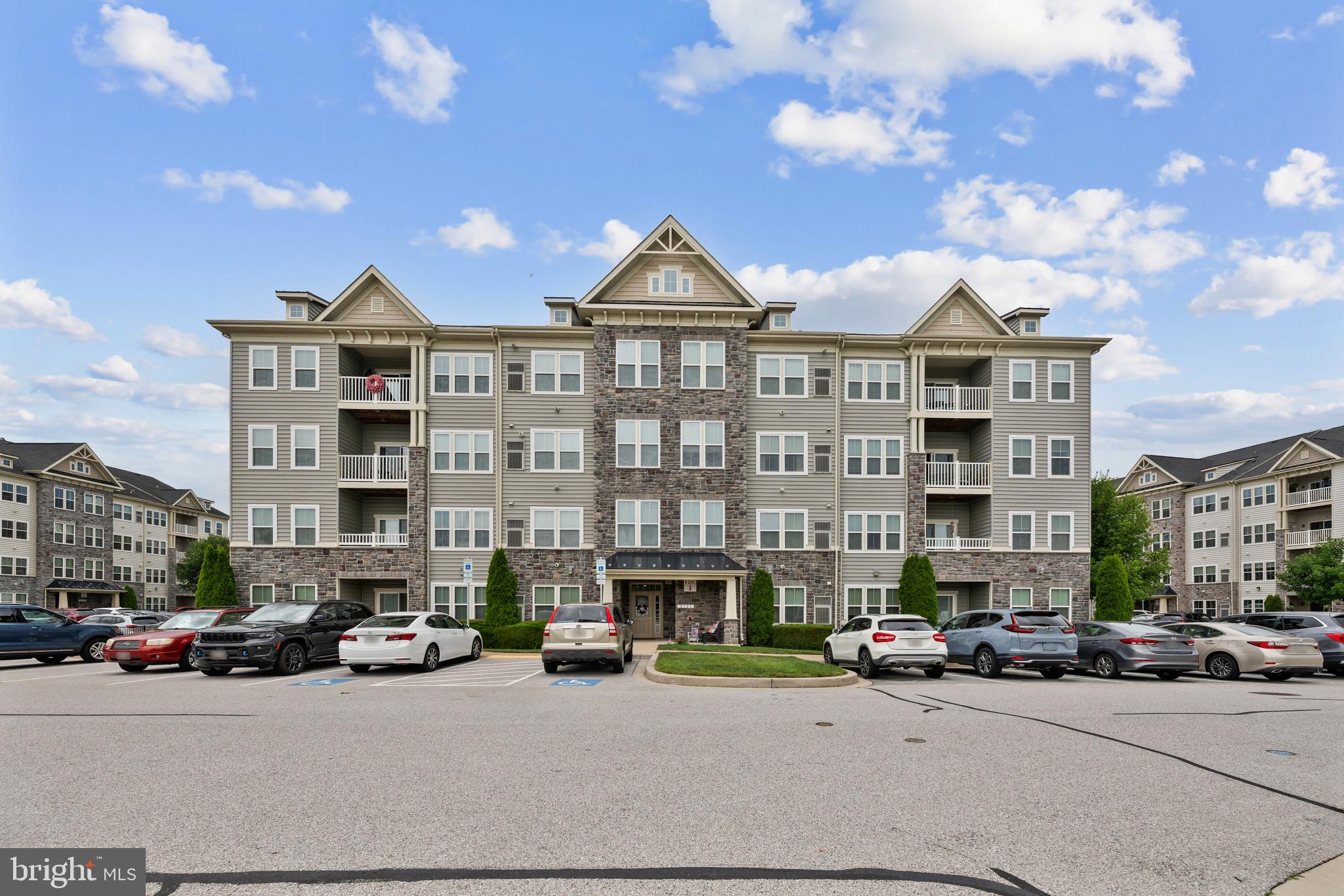 WAVERLY MEWS - Residential