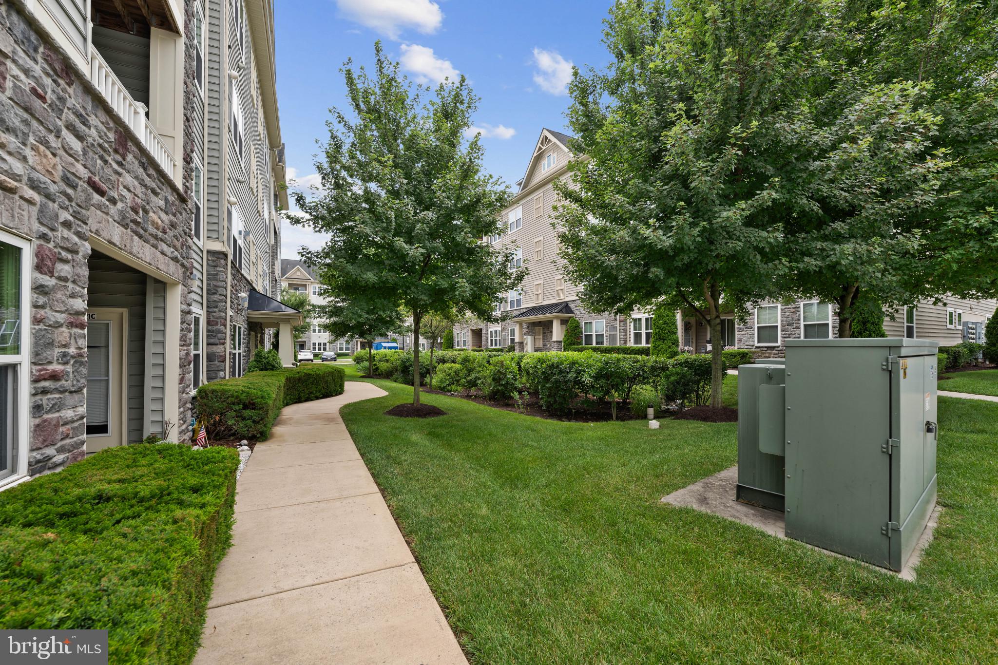 WAVERLY MEWS - Residential
