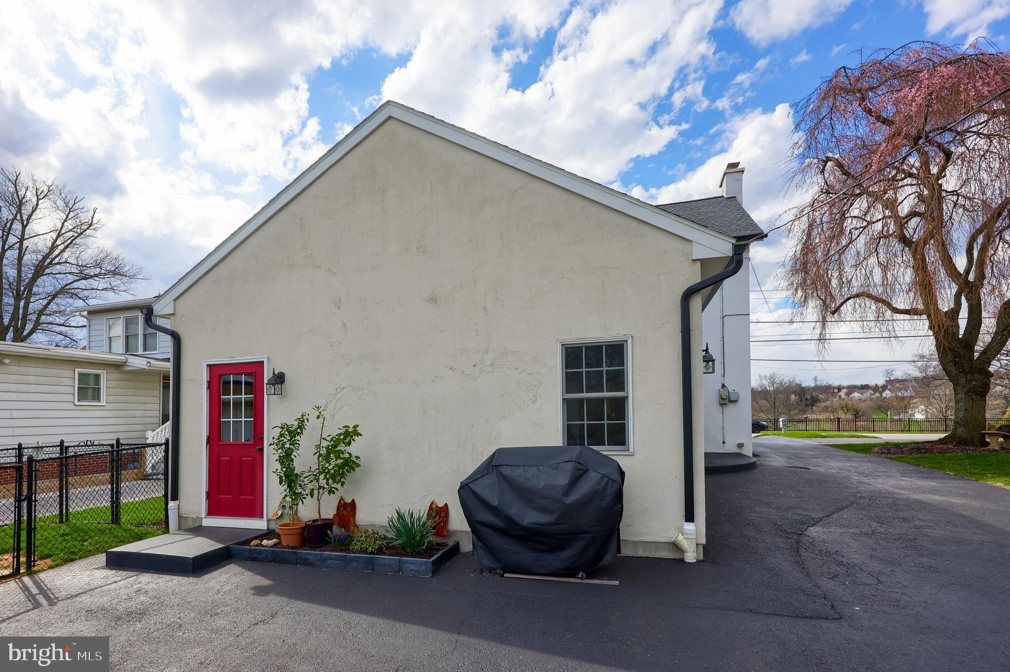 MARLBOROUGH WEST - Residential