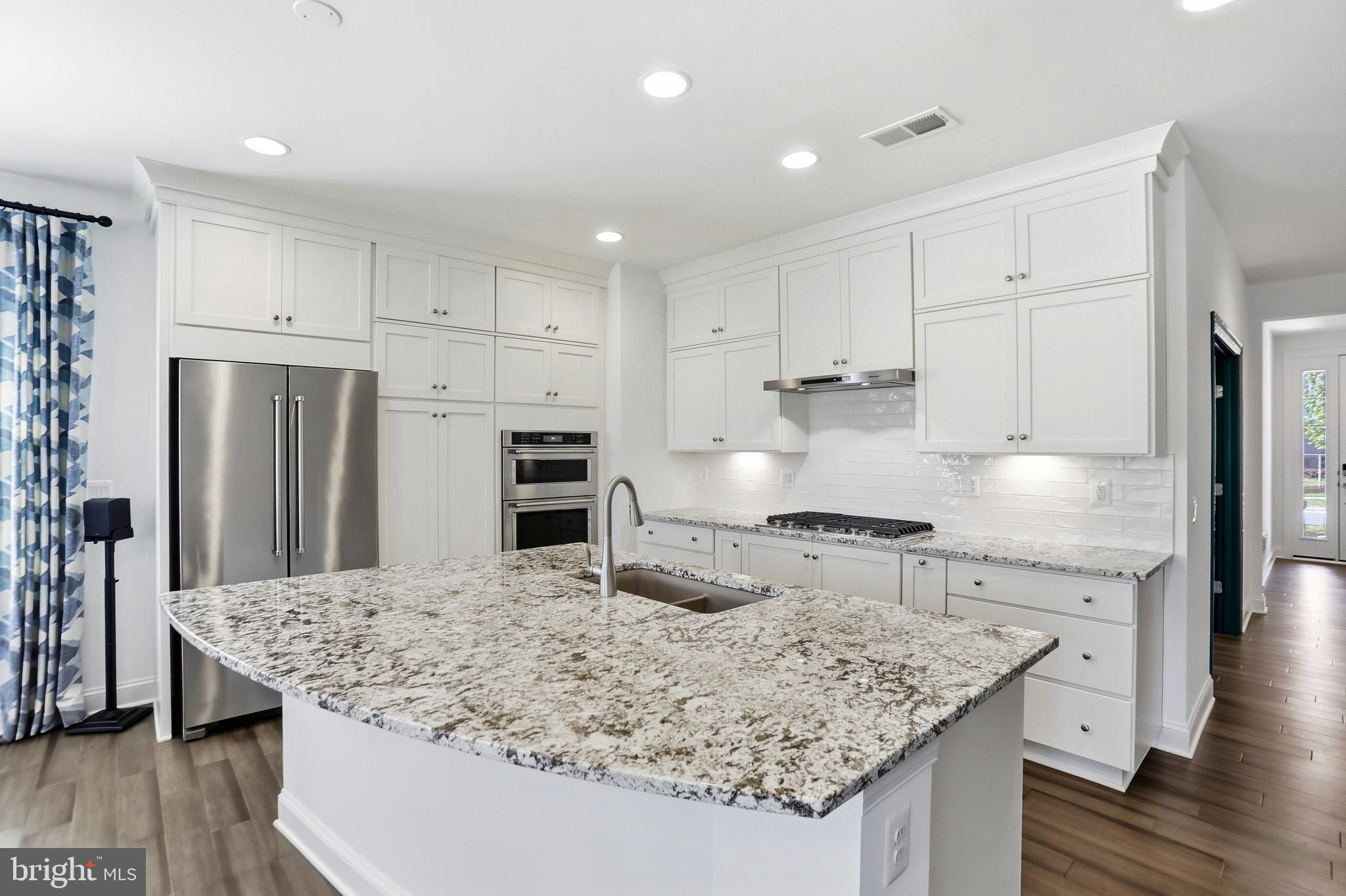 LAKE FREDERICK - Residential