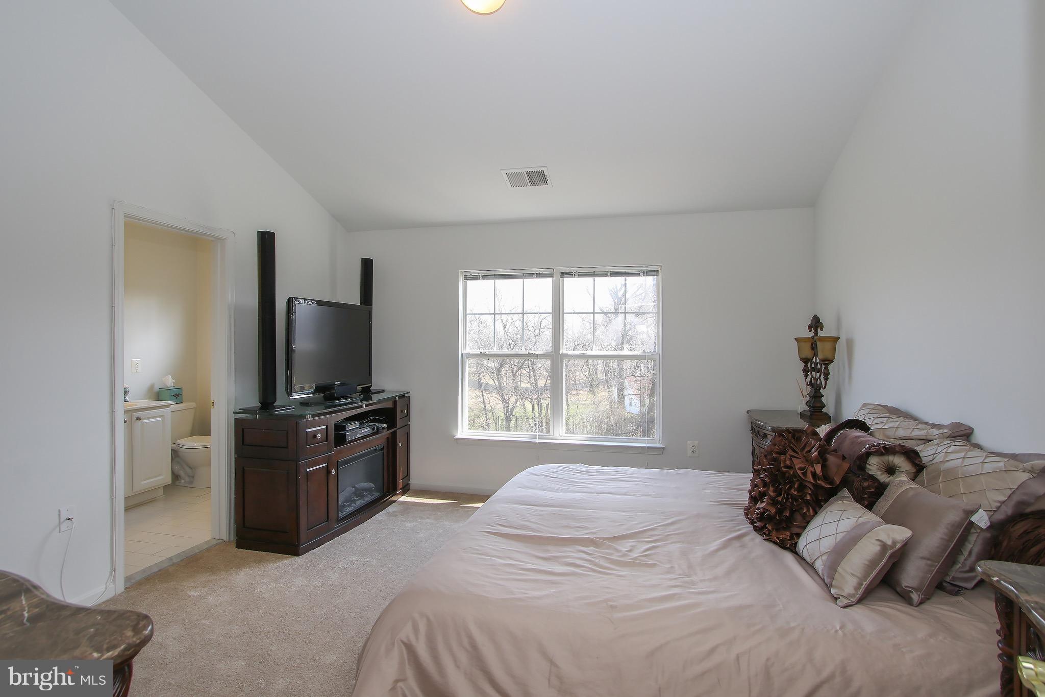 LINCOLN TERRACE - Residential