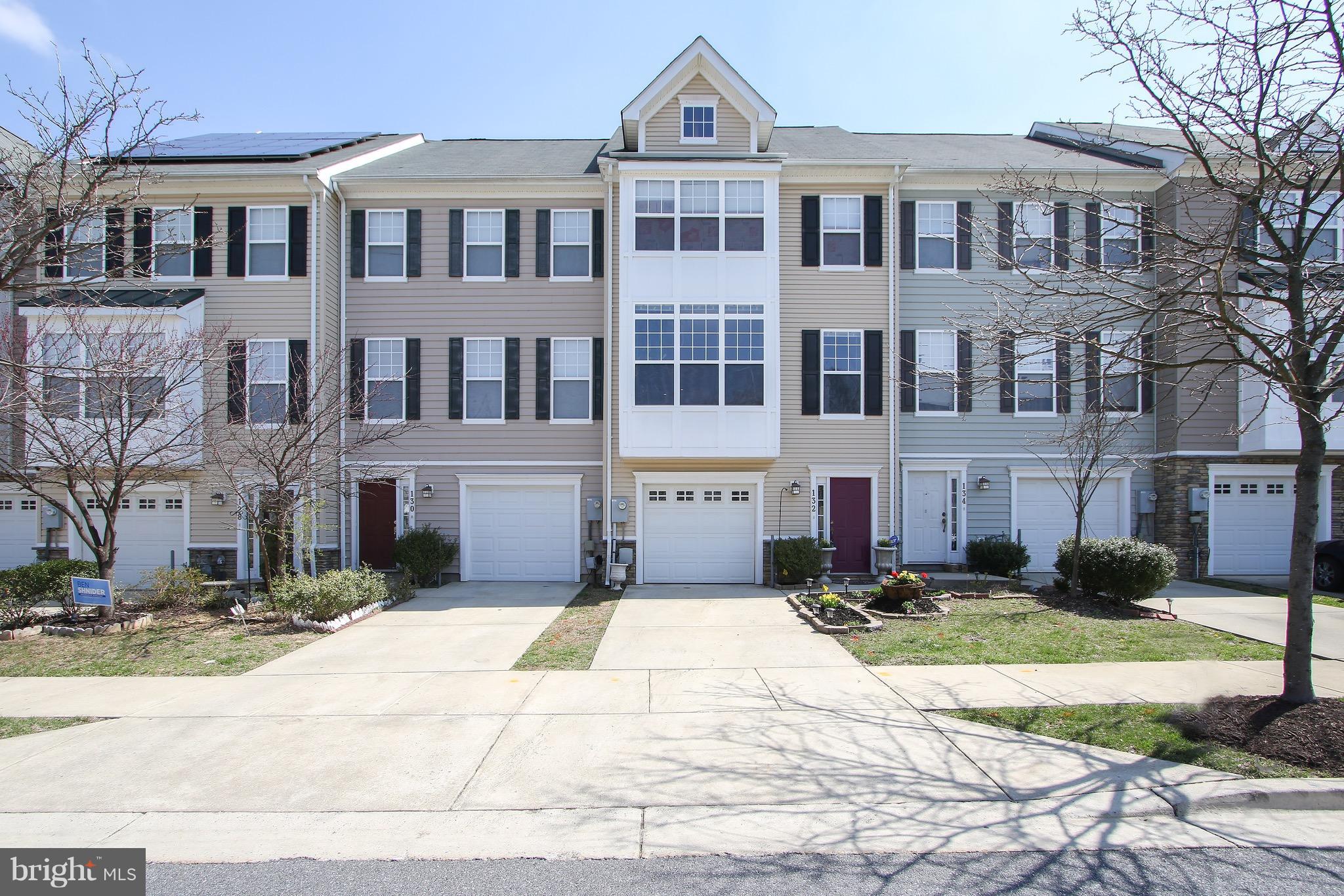 Stunning move-in ready townhome in Rockville! Featuring 3BR/3BA and attached garage. LL entry w/ large BR, Full BA, walk-in closet and walk-out to rear yard. Bright and open ML w/ beautiful HW floors. Eat-in ktichen w/ ss appliances and access to large rear deck overlooking woods. MBR w/ ensuite and walk-in closet. Minutes to Metro, Rockville Town Center, and all major commuter routes! Must See!