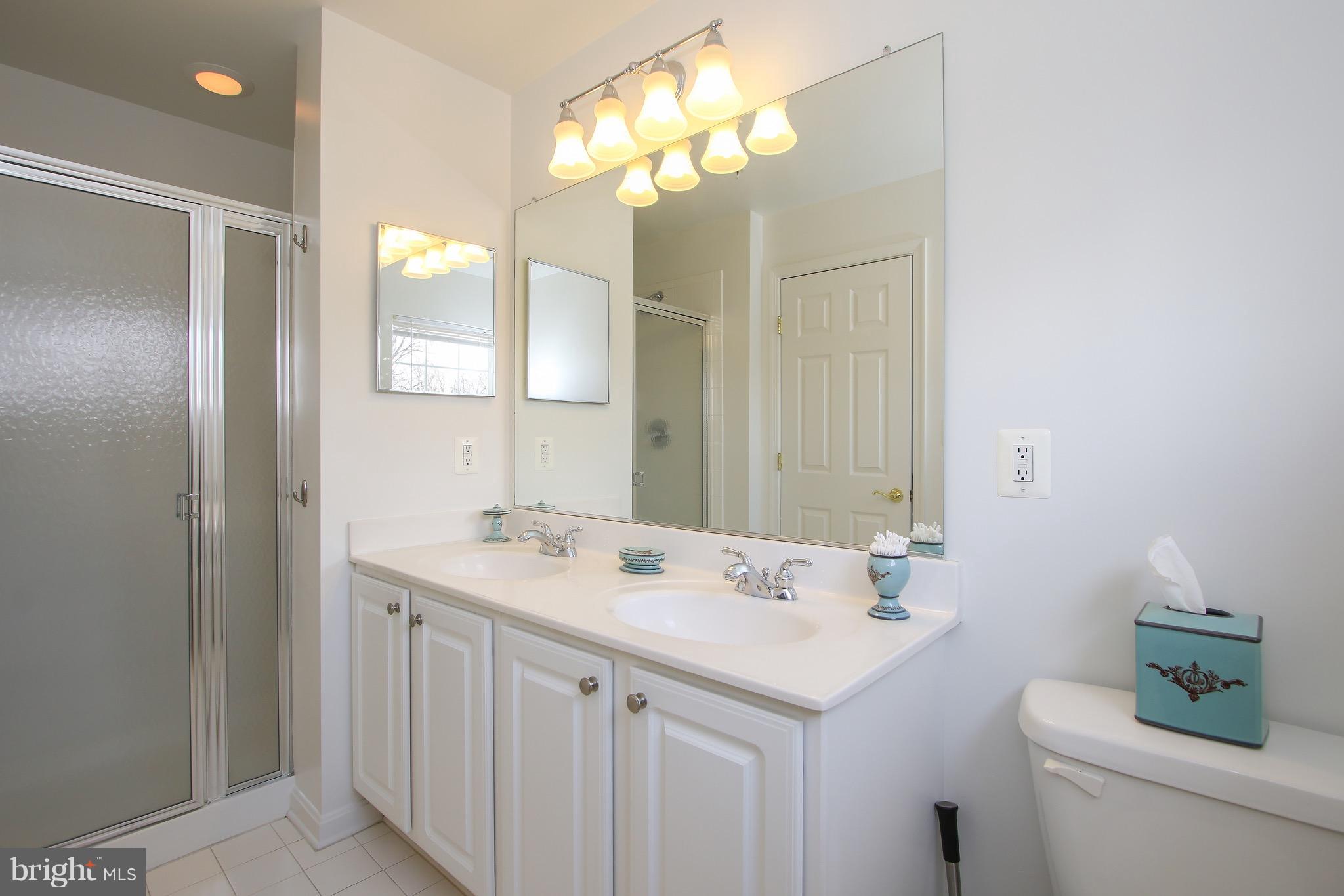 LINCOLN TERRACE - Residential