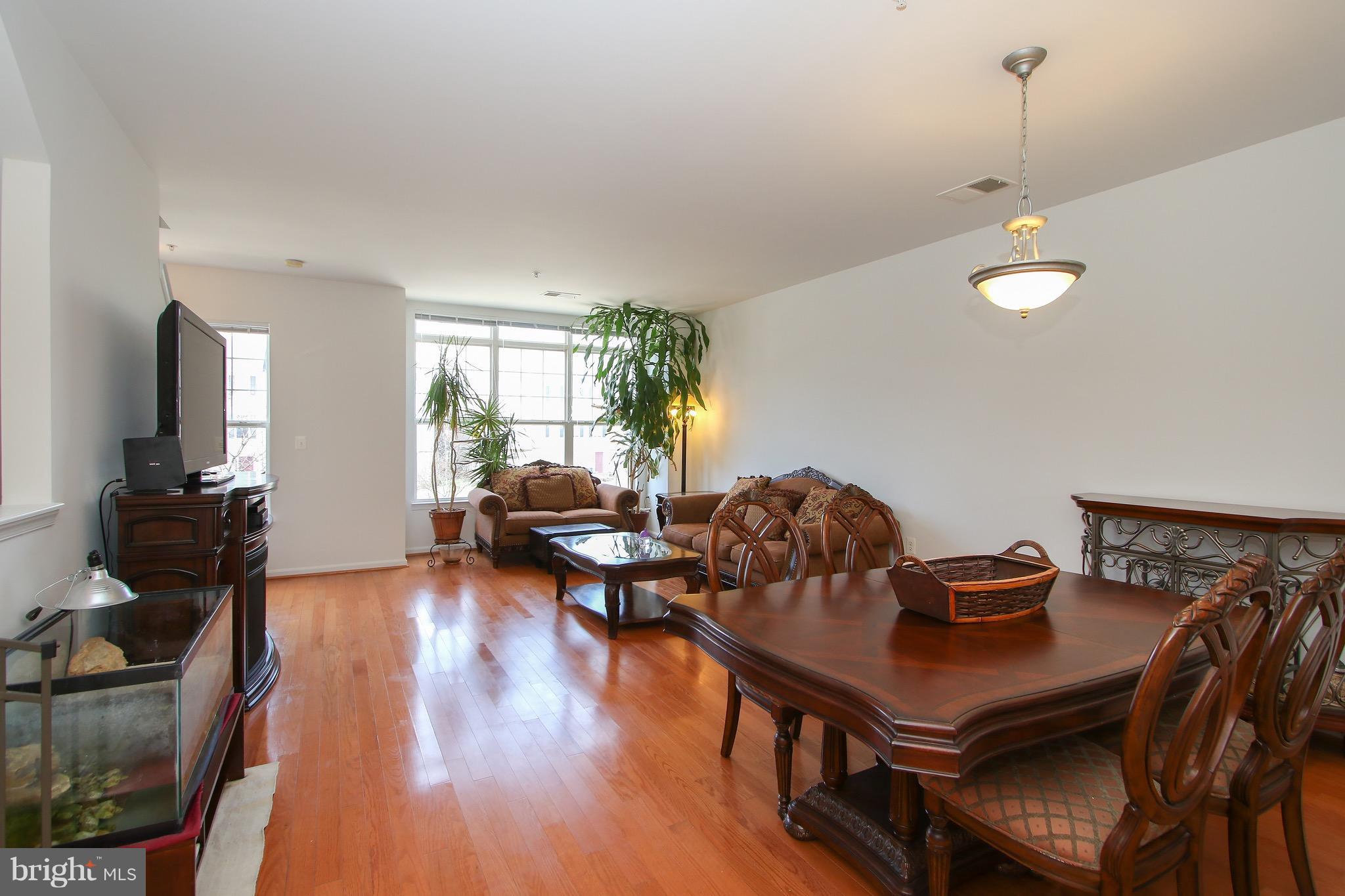 LINCOLN TERRACE - Residential