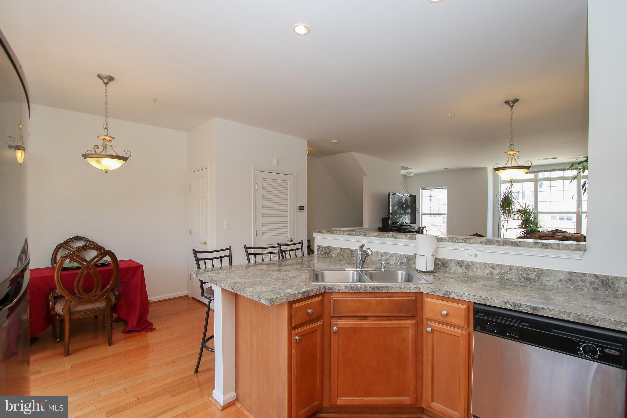 LINCOLN TERRACE - Residential