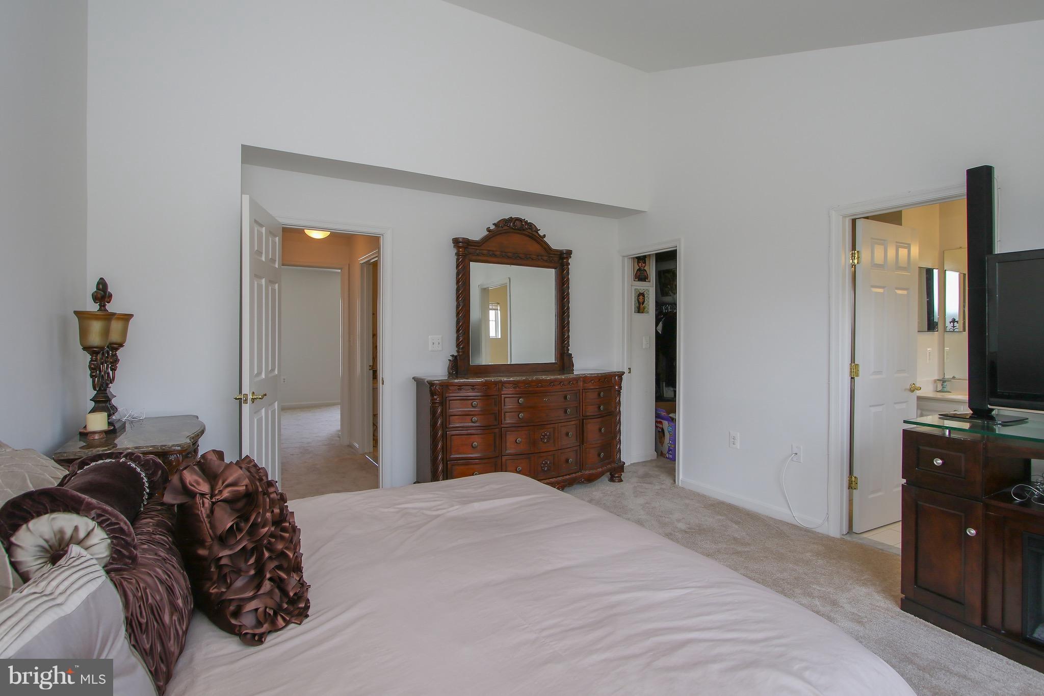 LINCOLN TERRACE - Residential