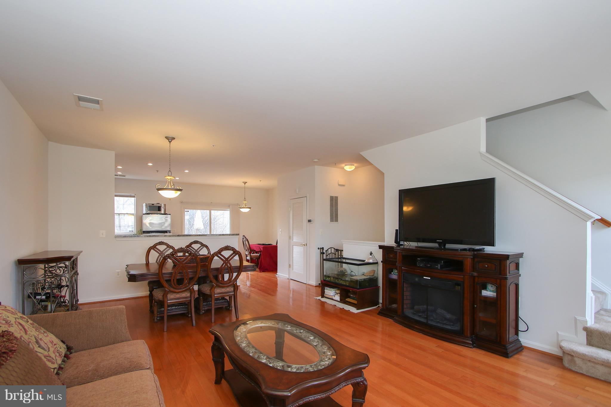 LINCOLN TERRACE - Residential