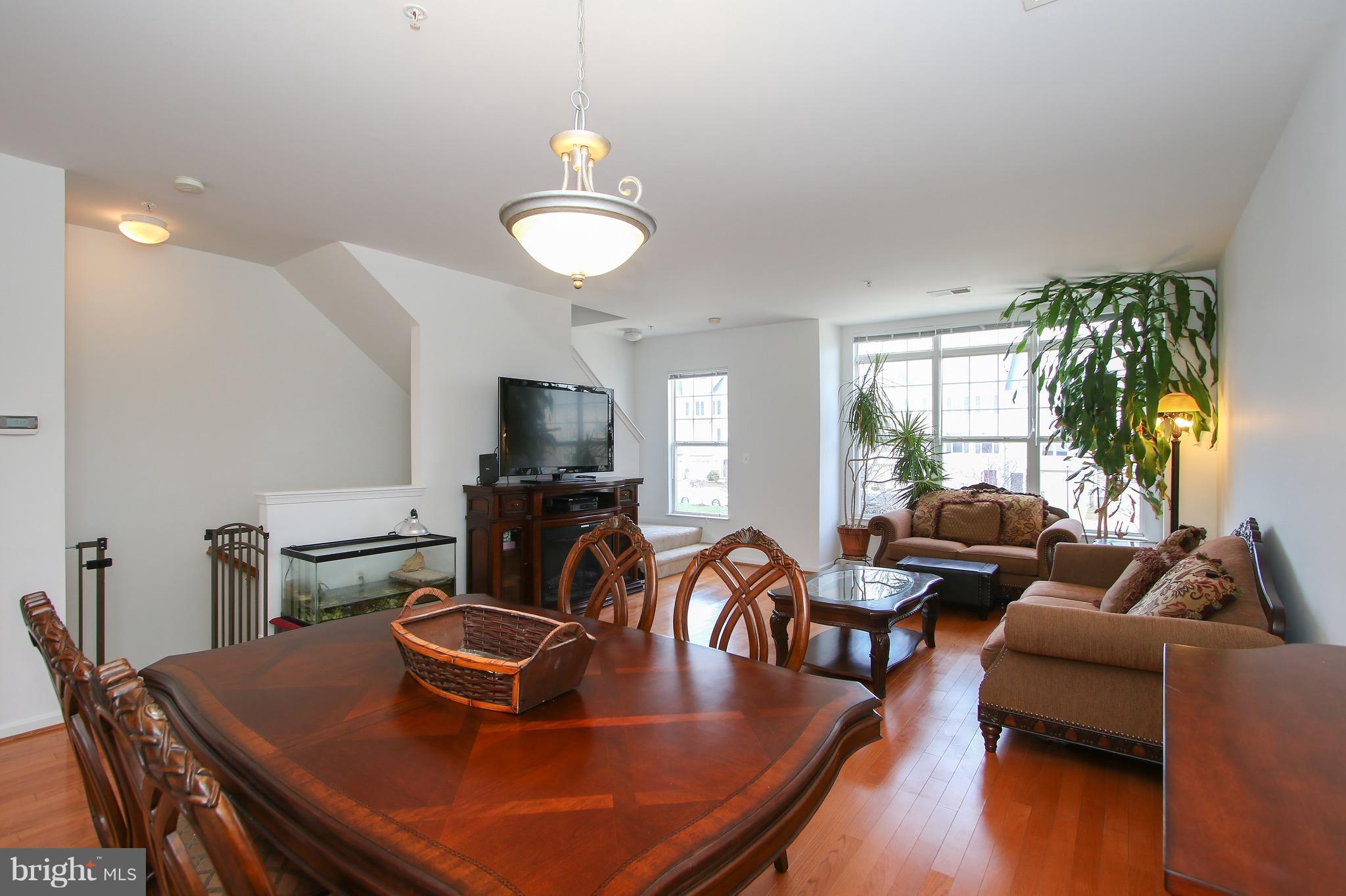 LINCOLN TERRACE - Residential