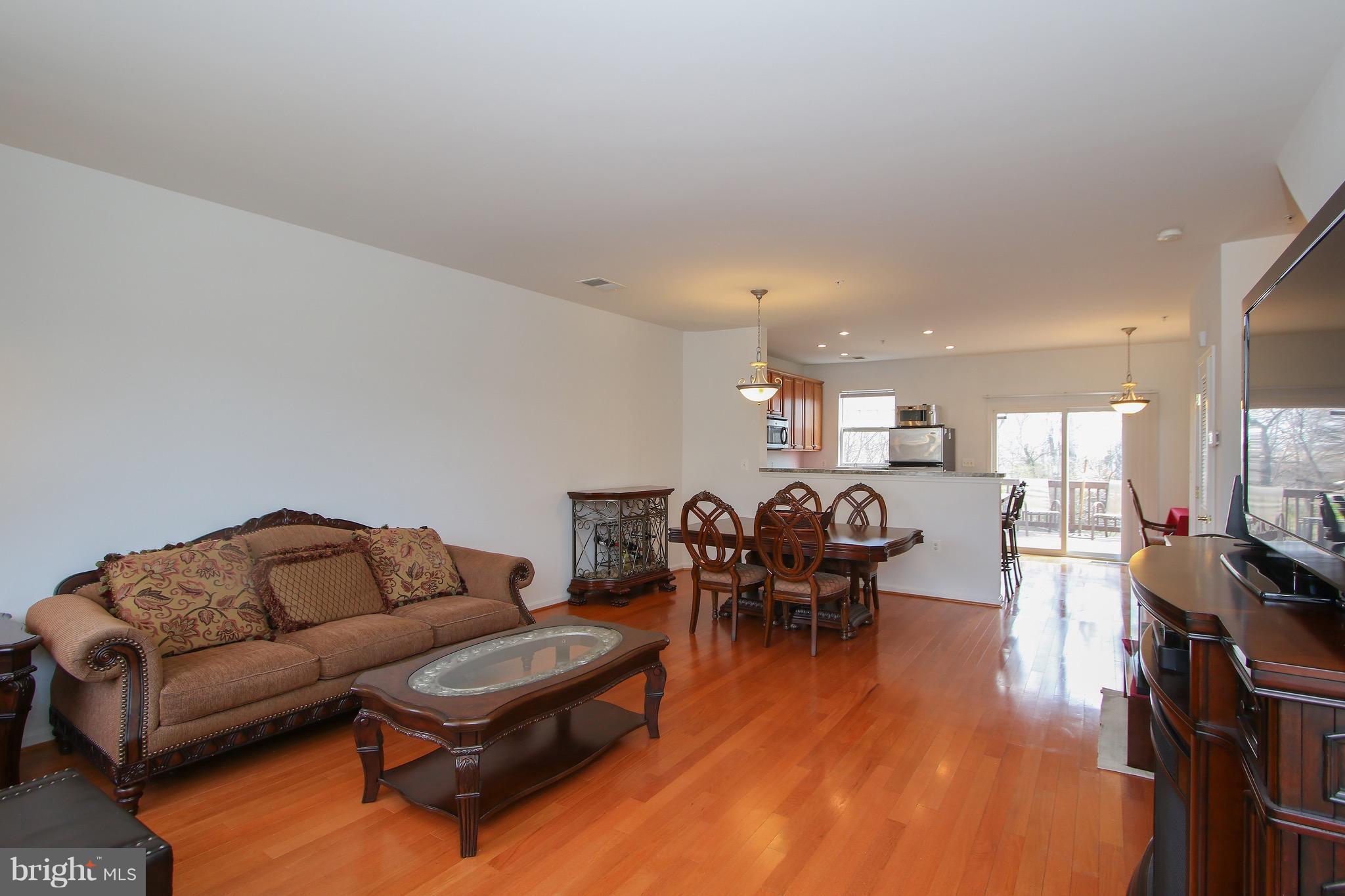 LINCOLN TERRACE - Residential