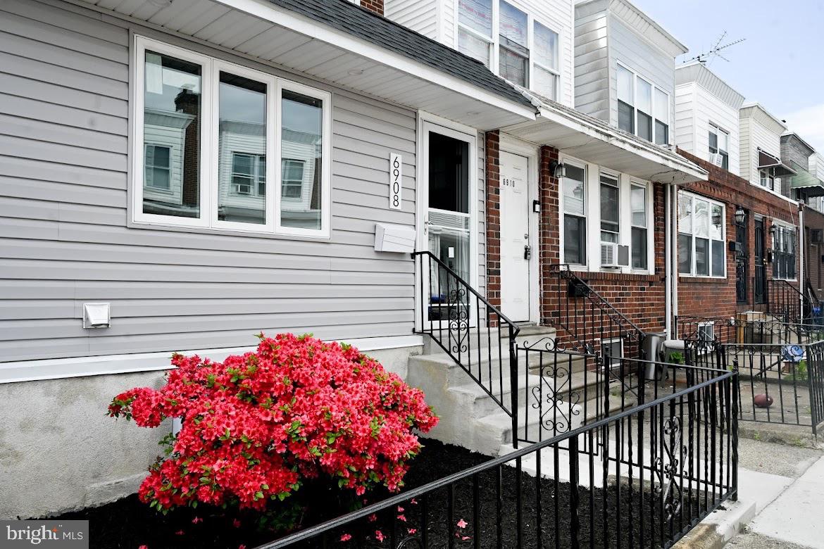 PHILADELPHIA (SOUTHWEST) - Residential