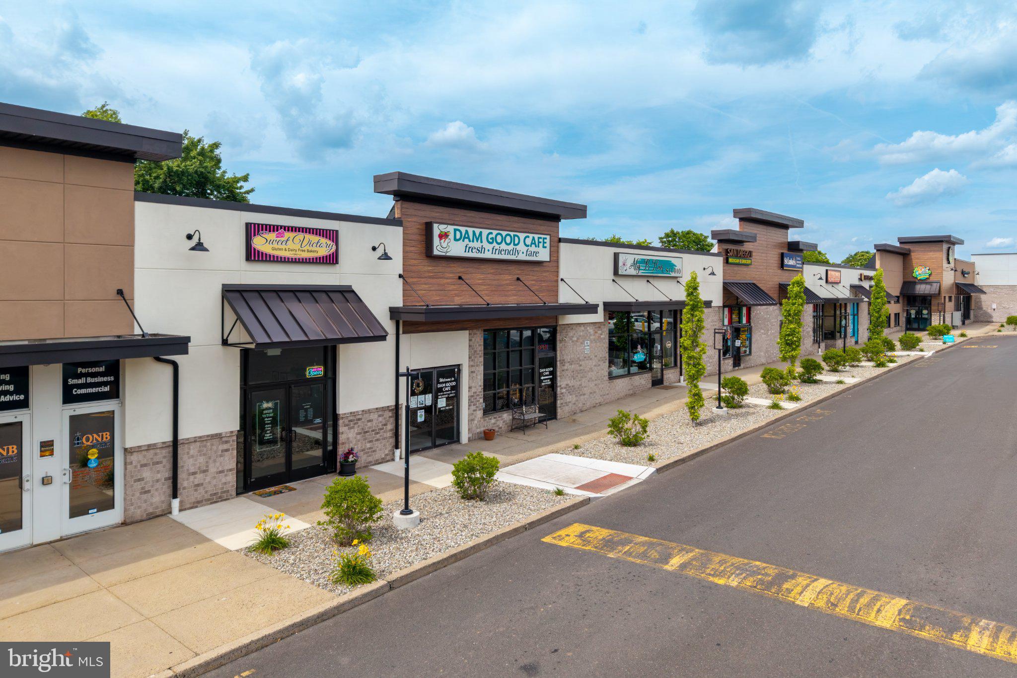 VILLAGE GREENE - Residential