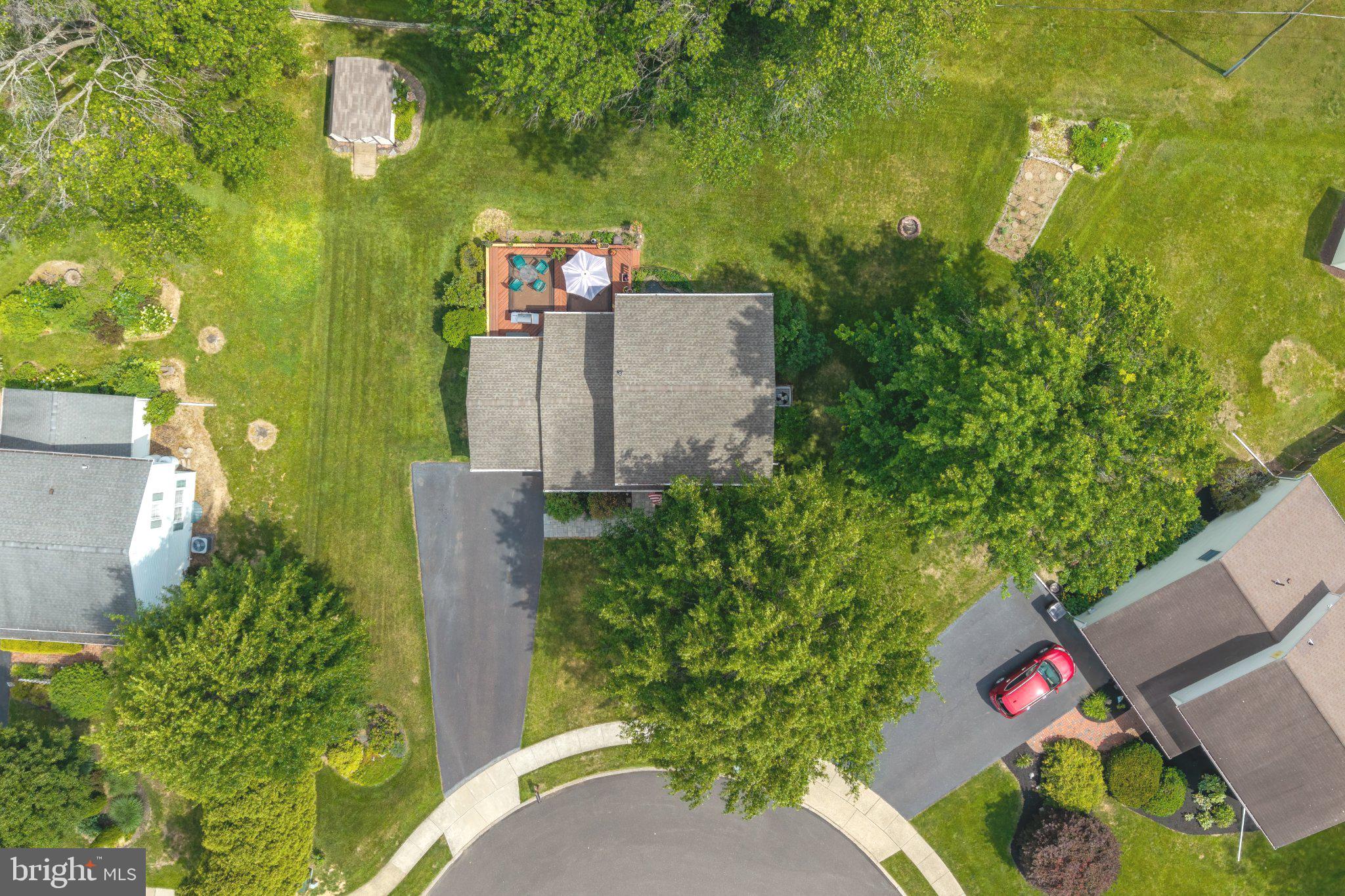 VILLAGE GREENE - Residential