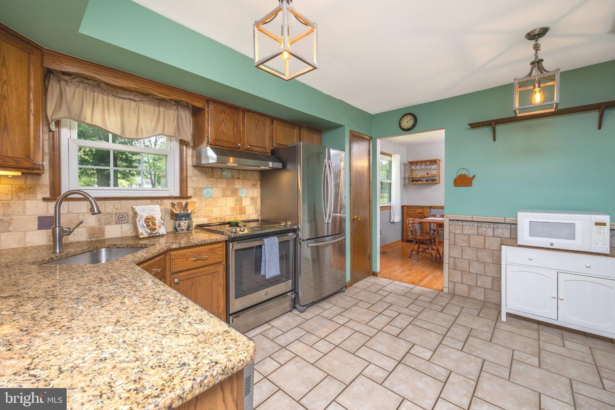 VILLAGE GREENE - Residential