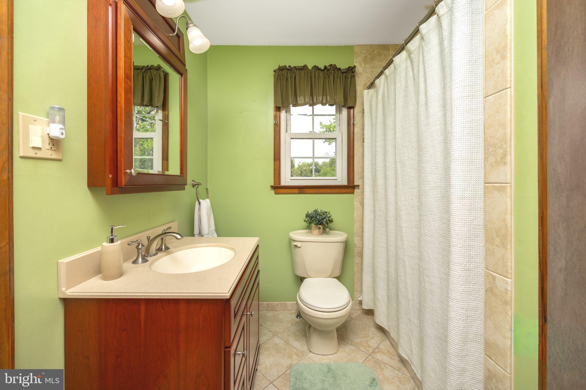 VILLAGE GREENE - Residential