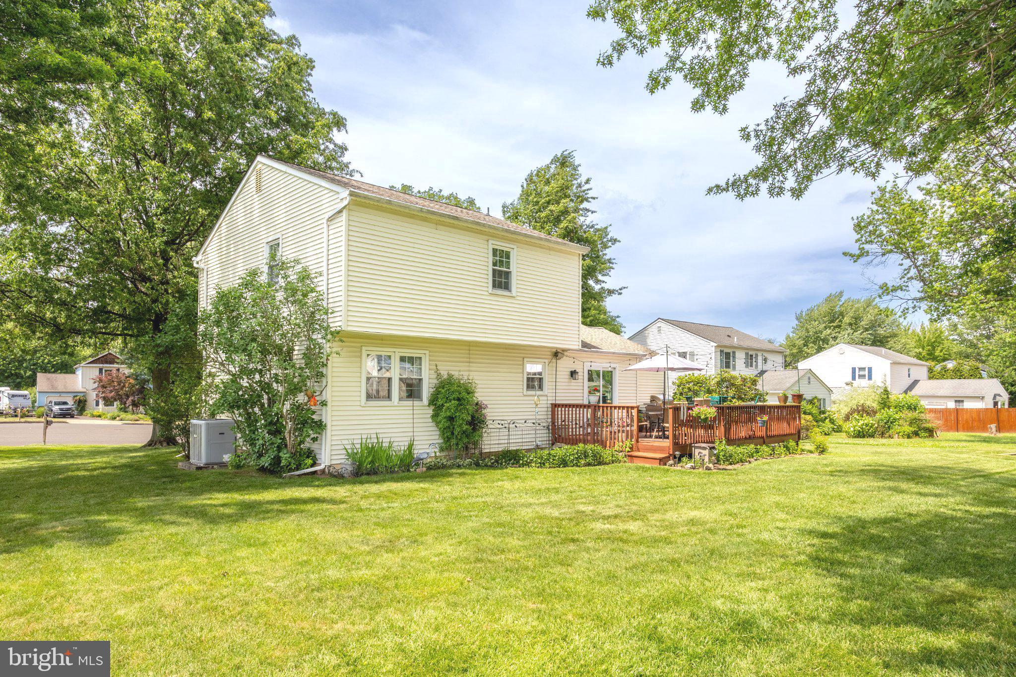 VILLAGE GREENE - Residential