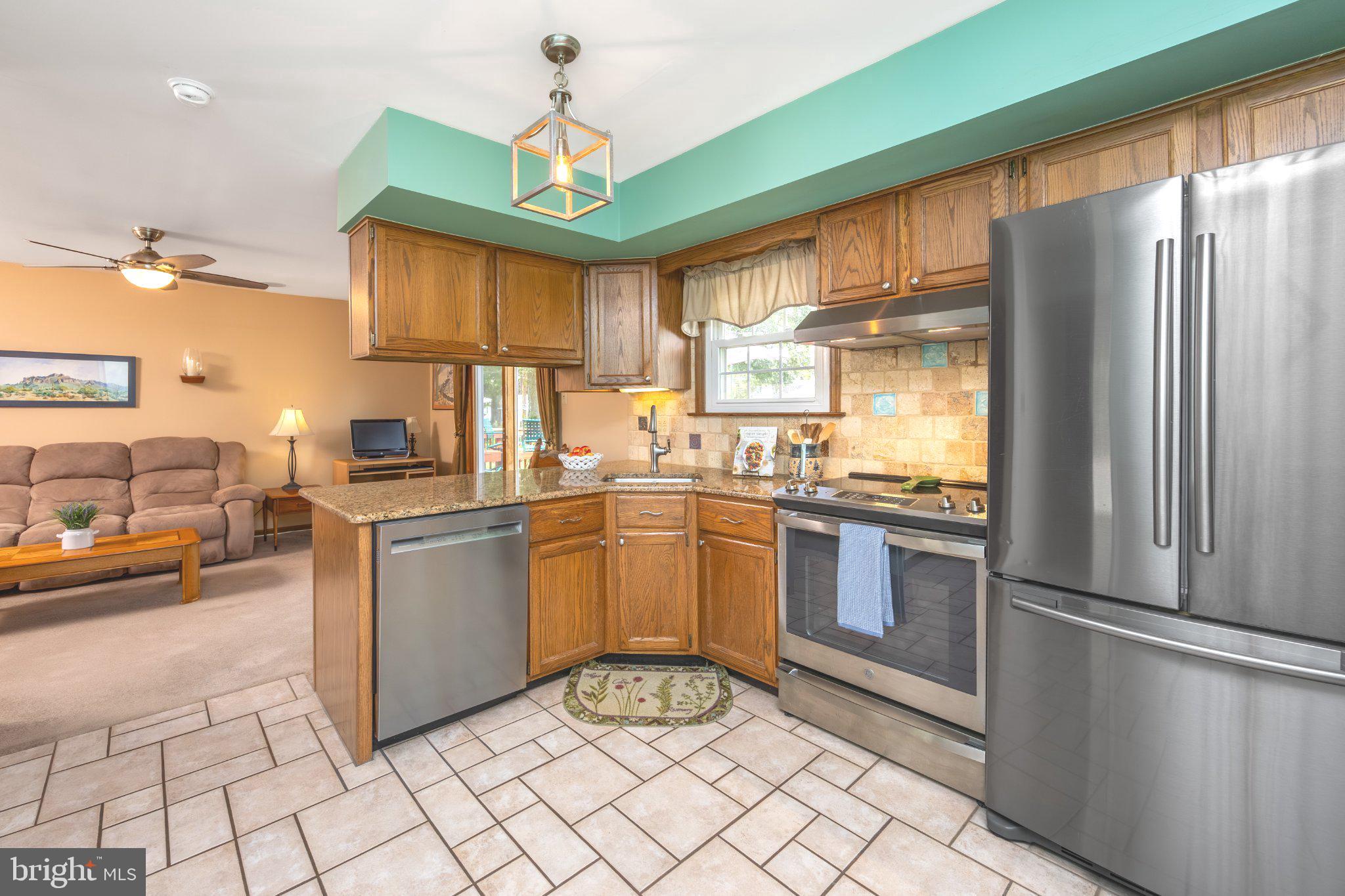 VILLAGE GREENE - Residential