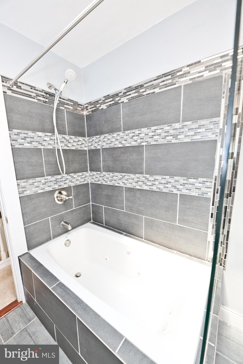 COBBS CREEK - Residential