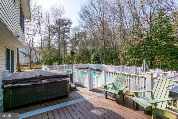 HAMPTON CHASE - Residential