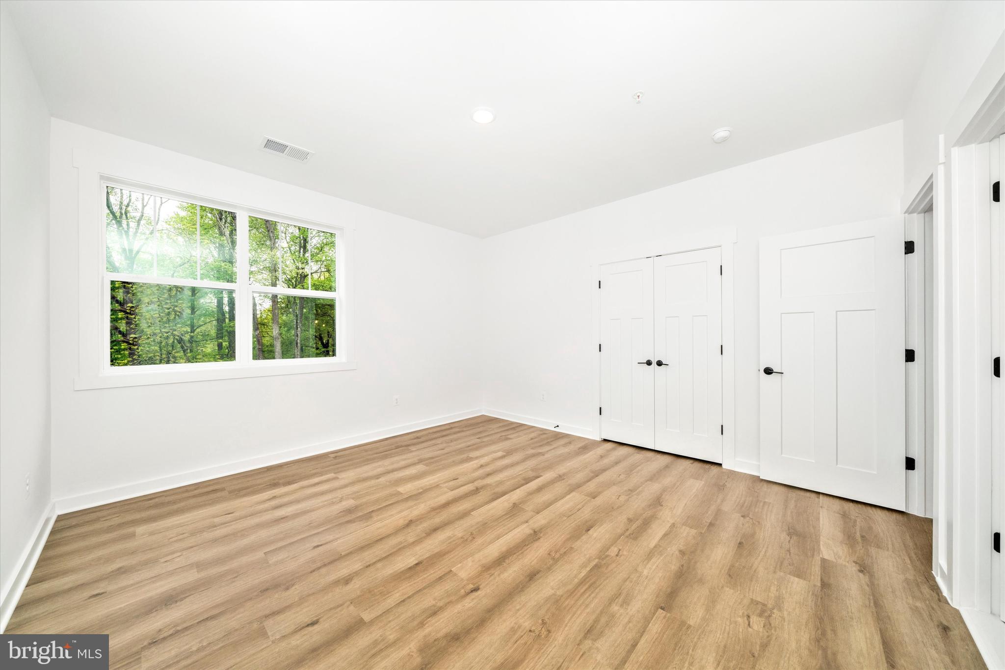 MILLERSVILLE - Residential