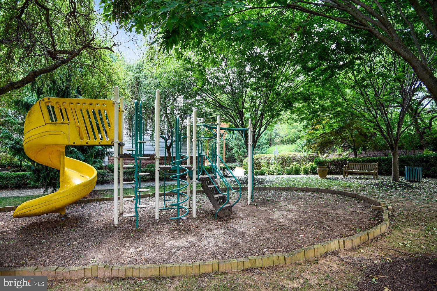 LAKELANDS RIDGE - Residential