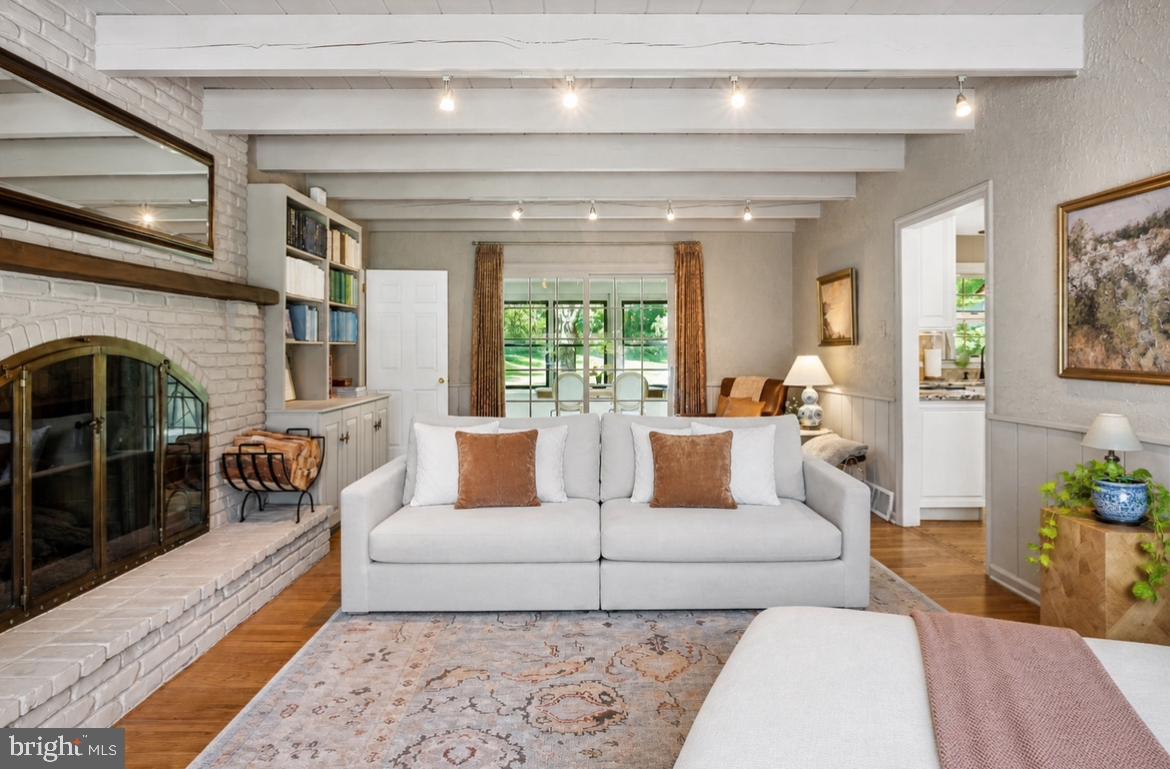 WOODBRIDGE MEADOWS - Residential
