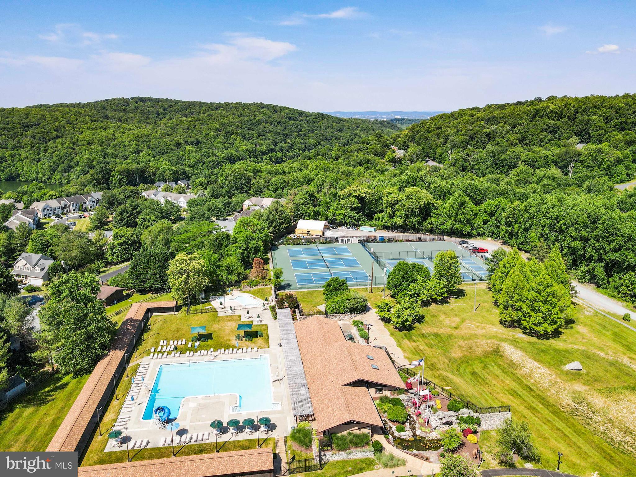 WOODRIDGE - Residential