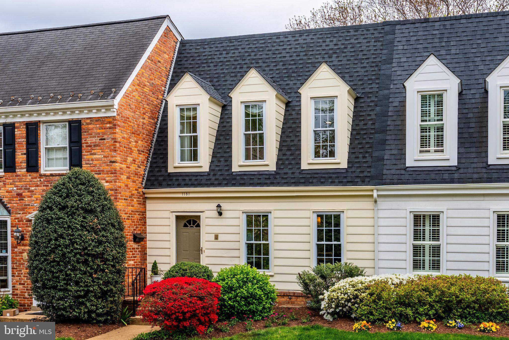 KINGS MANOR - Residential