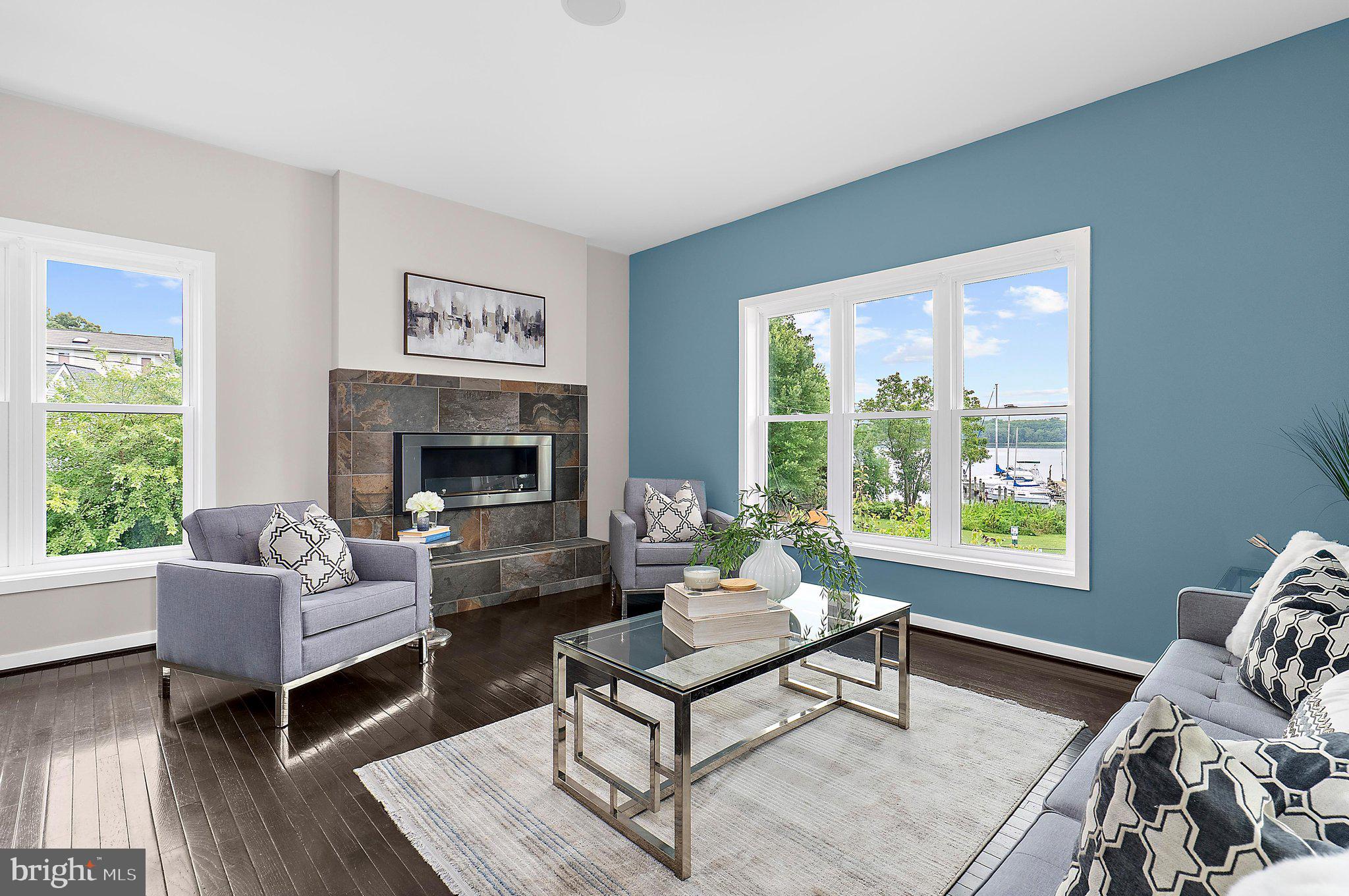 WOODLAND BEACH - Residential