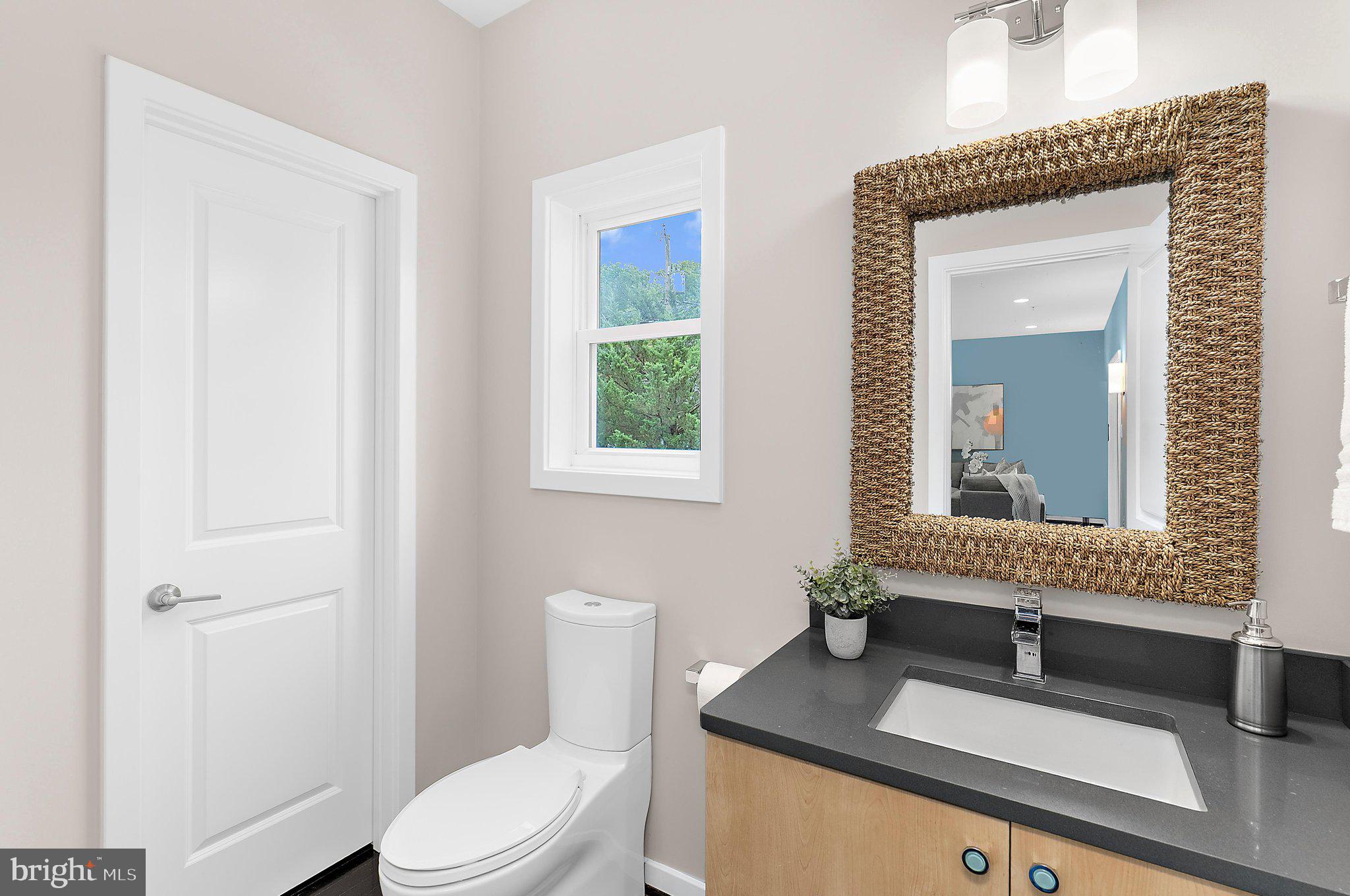 WOODLAND BEACH - Residential