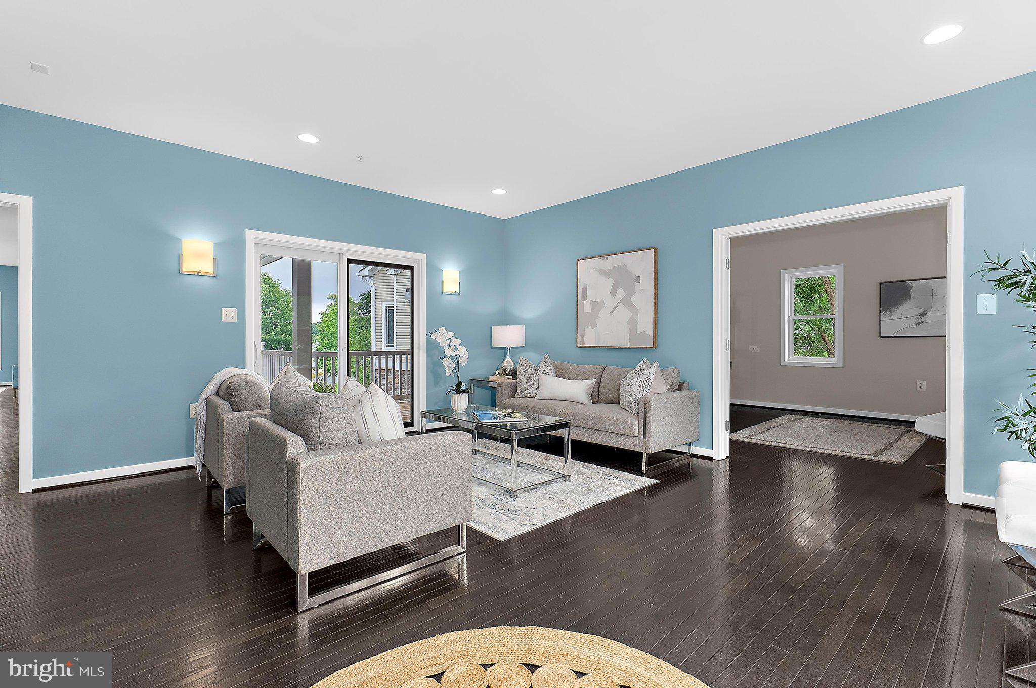 WOODLAND BEACH - Residential