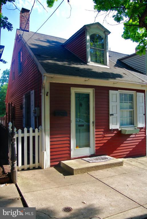 Absolutely adorable City property across from quaint Musser Park! Great for kids, pets, exercise or just relaxation. Original woodwork/Great for working single or couple/2 pretty Bedrooms & 1-full bath/1st floor office or den/Cozy living room with fireplace/Nice cook's kitchen with 2nd fireplace/Lovely hardwood floors/Fenced yard & shed...Close to restaurants, shopping, nightlife!
