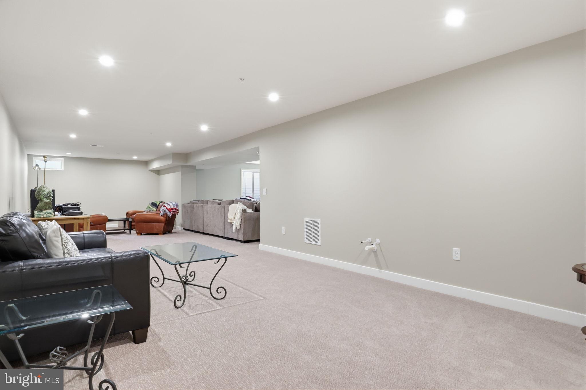 YARDLEY WOODS - Residential