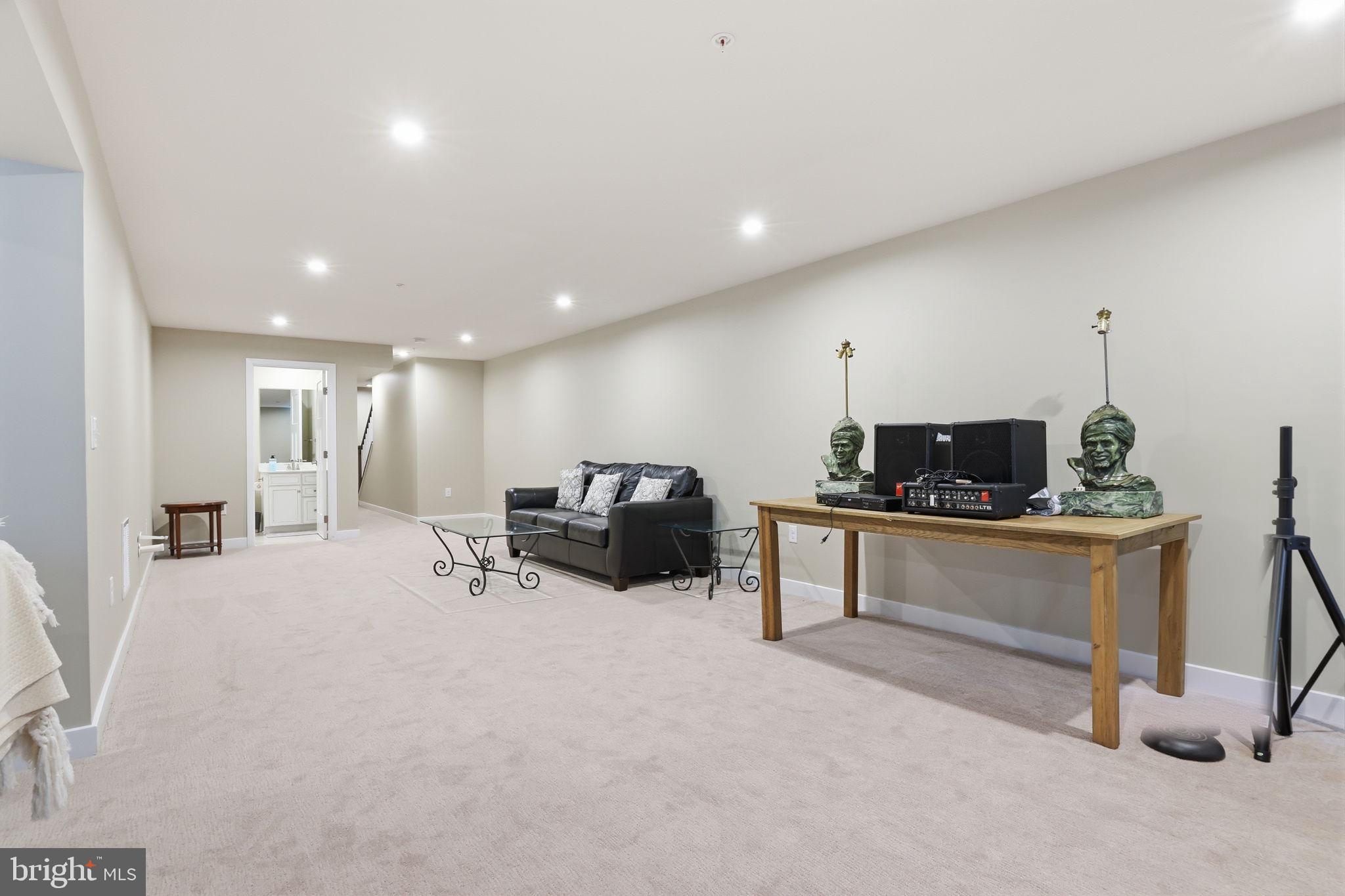 YARDLEY WOODS - Residential