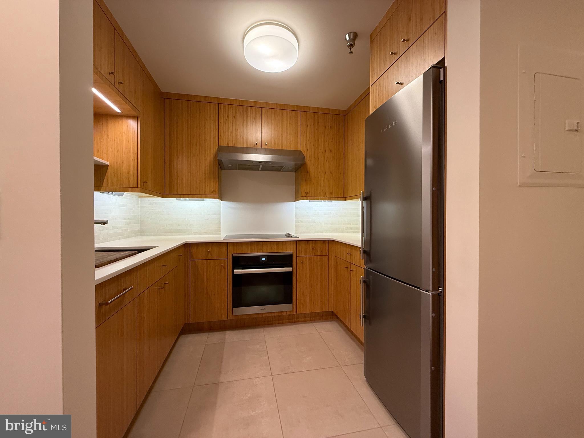 AVENUE OF THE ARTS - Residential