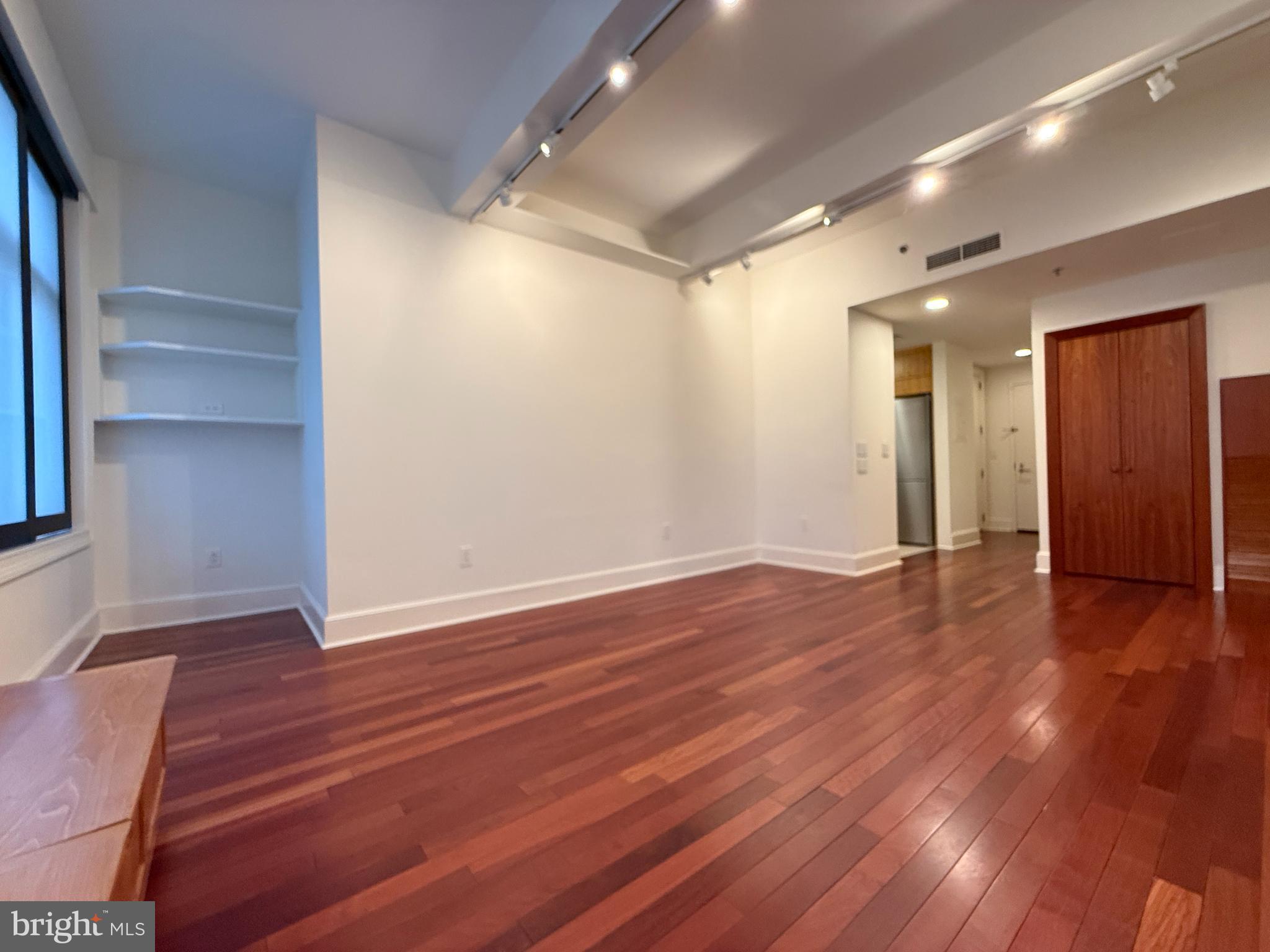 AVENUE OF THE ARTS - Residential
