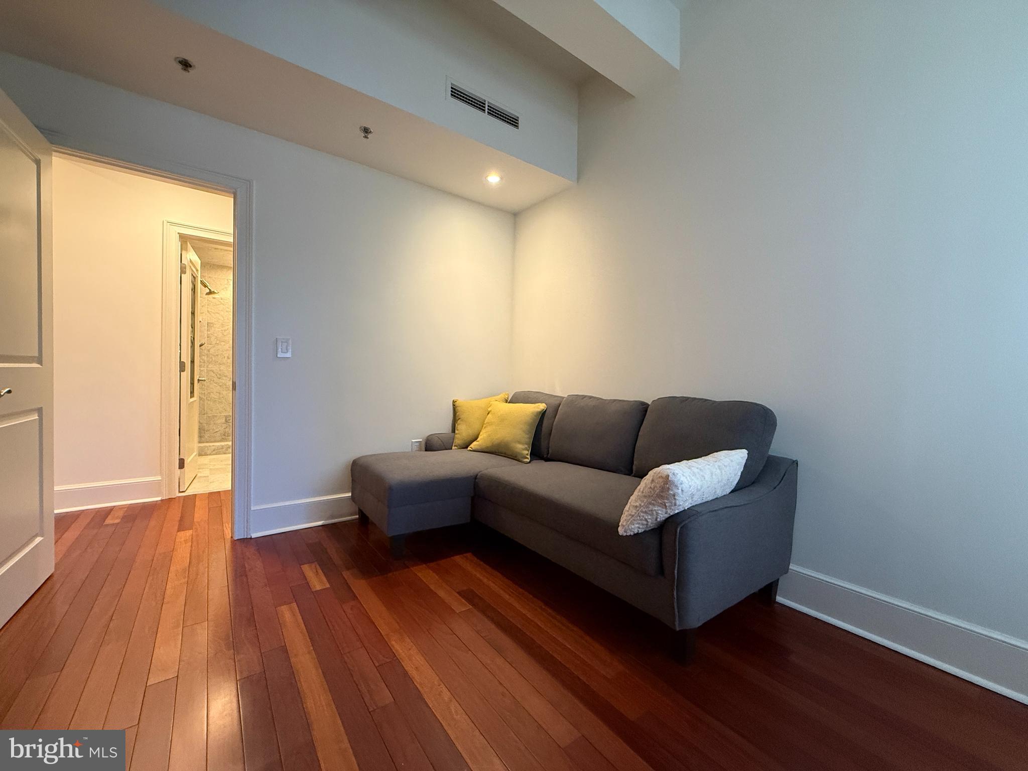 AVENUE OF THE ARTS - Residential