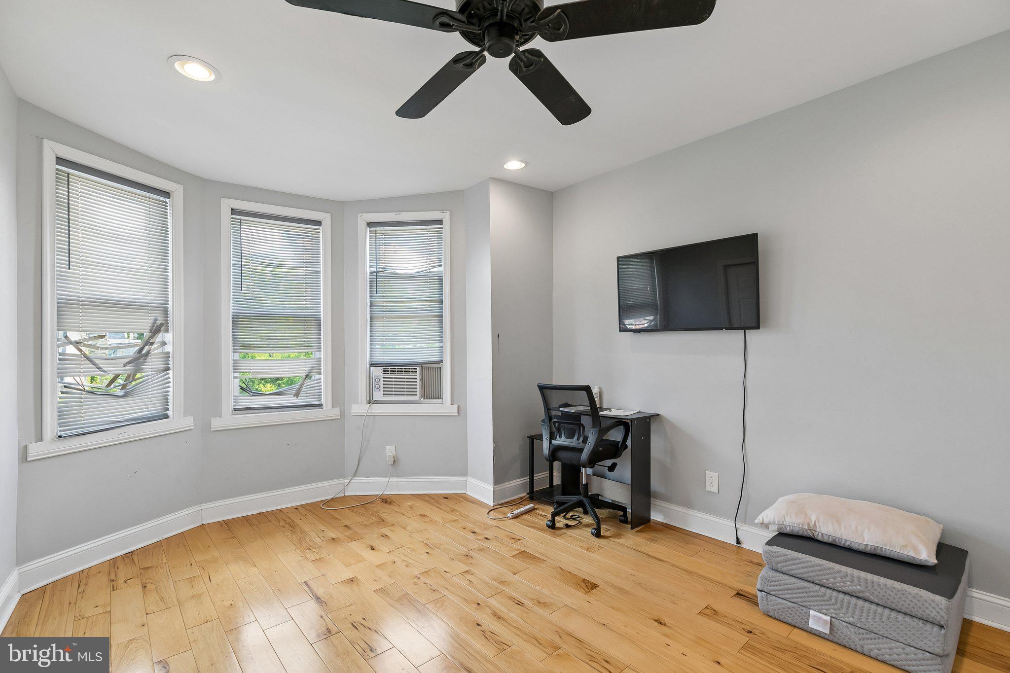 GERMANTOWN (EAST) - Residential