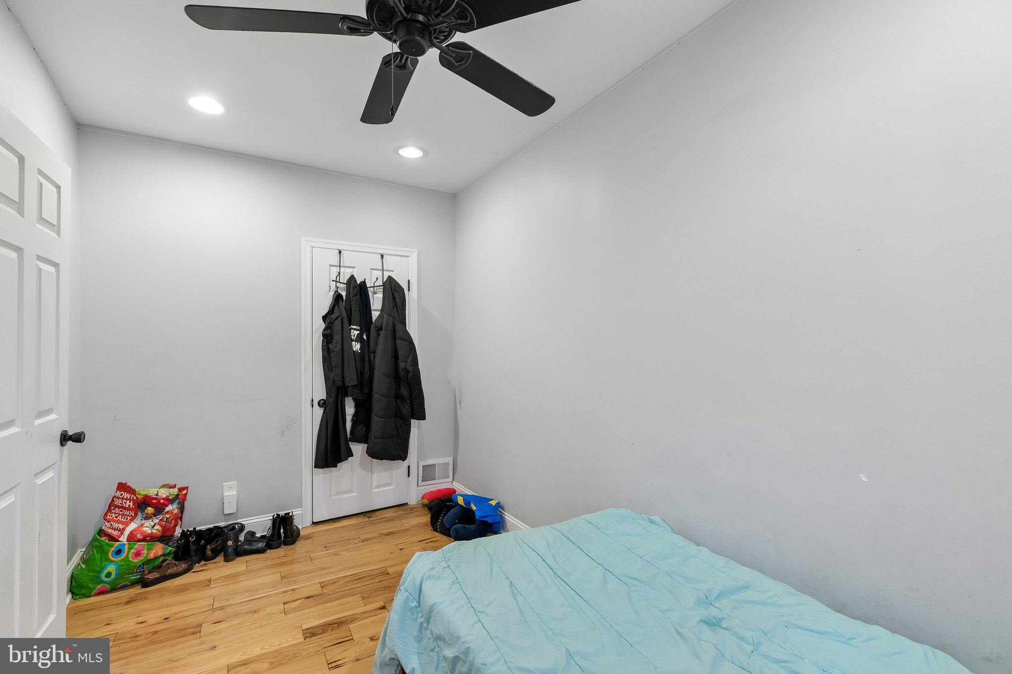 GERMANTOWN (EAST) - Residential
