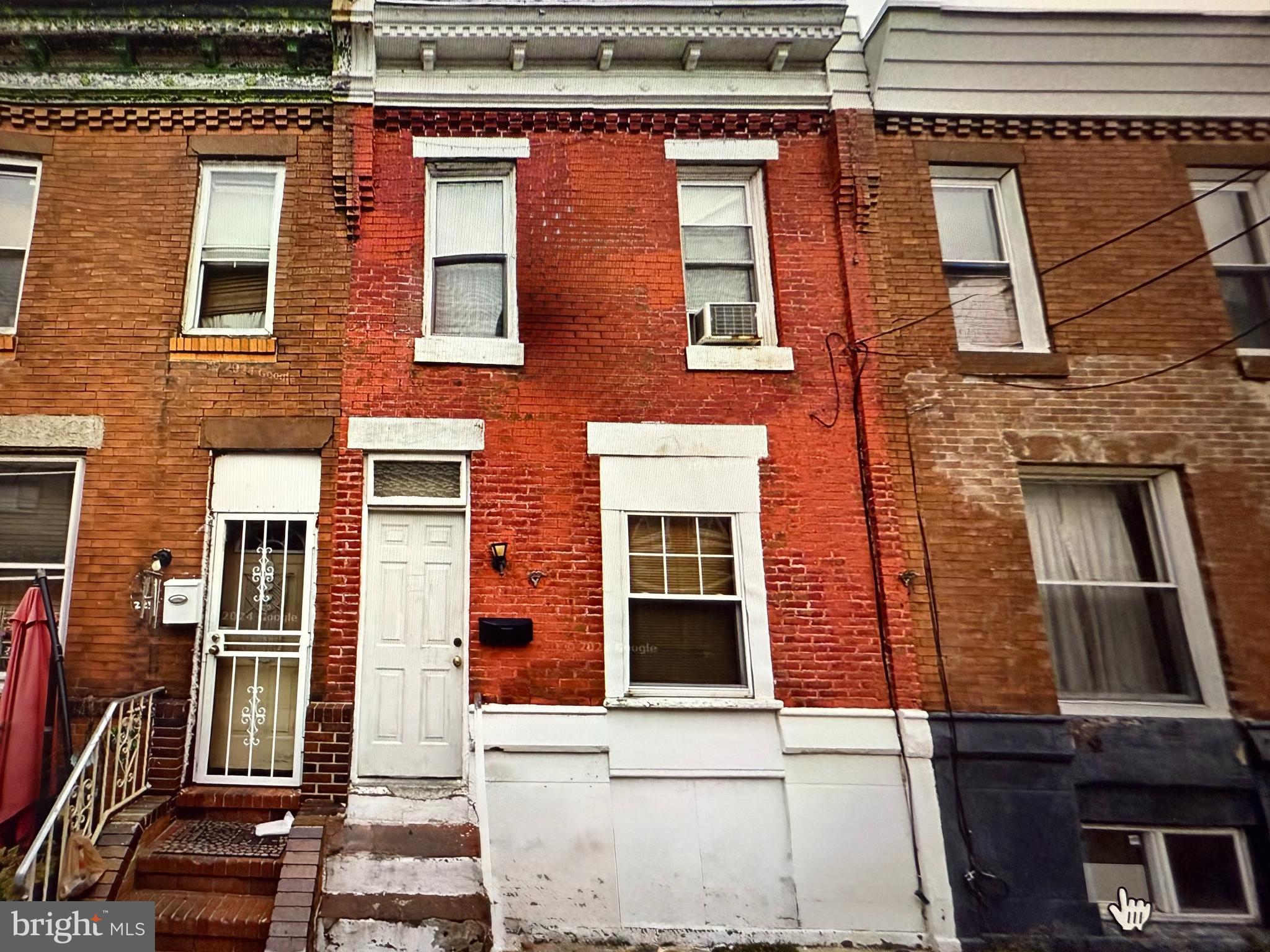 Investor or homeowner special in the up-and-coming South Philadelphia area! Property values are rising, with many nearby homes selling at significantly higher prices. This property is being sold as-is, offering a great opportunity for investors or buyers looking to customize their home. Serious inquiries only.