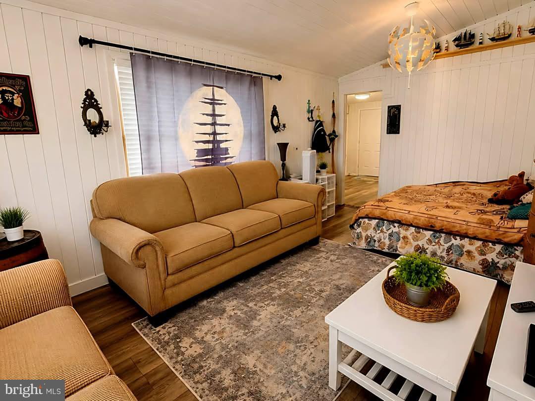 CHINCOTEAGUE - Residential