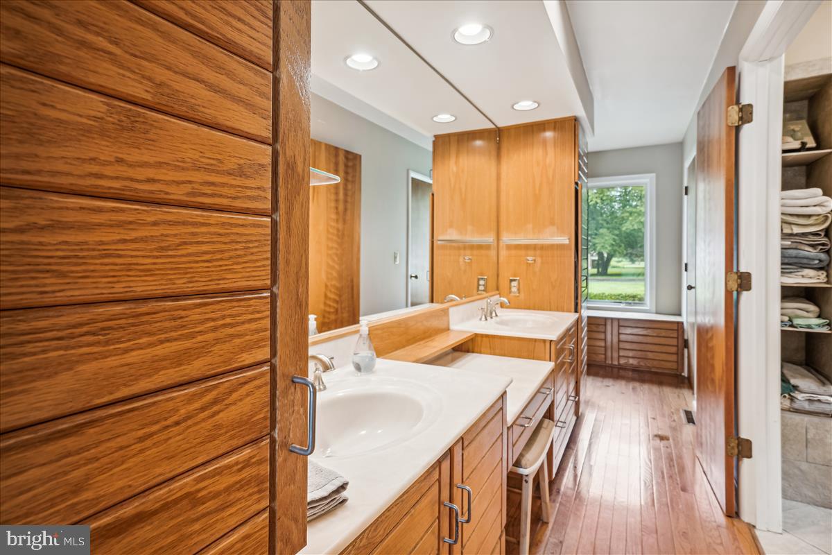 GOVERNOR GRASON MANOR - Residential