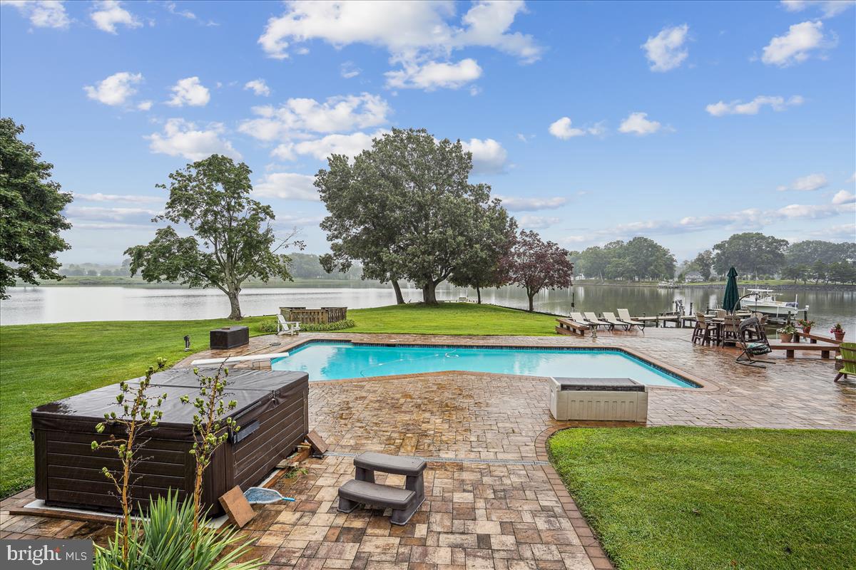 GOVERNOR GRASON MANOR - Residential