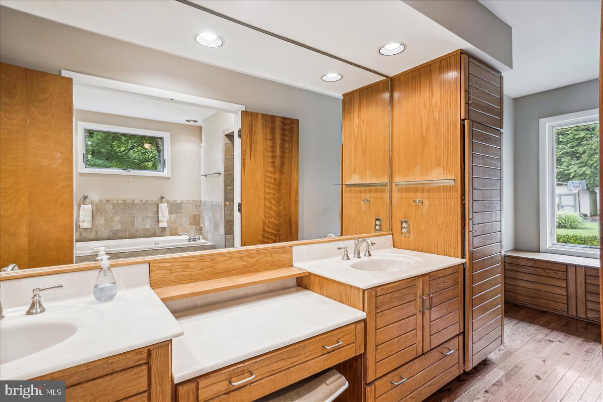 GOVERNOR GRASON MANOR - Residential
